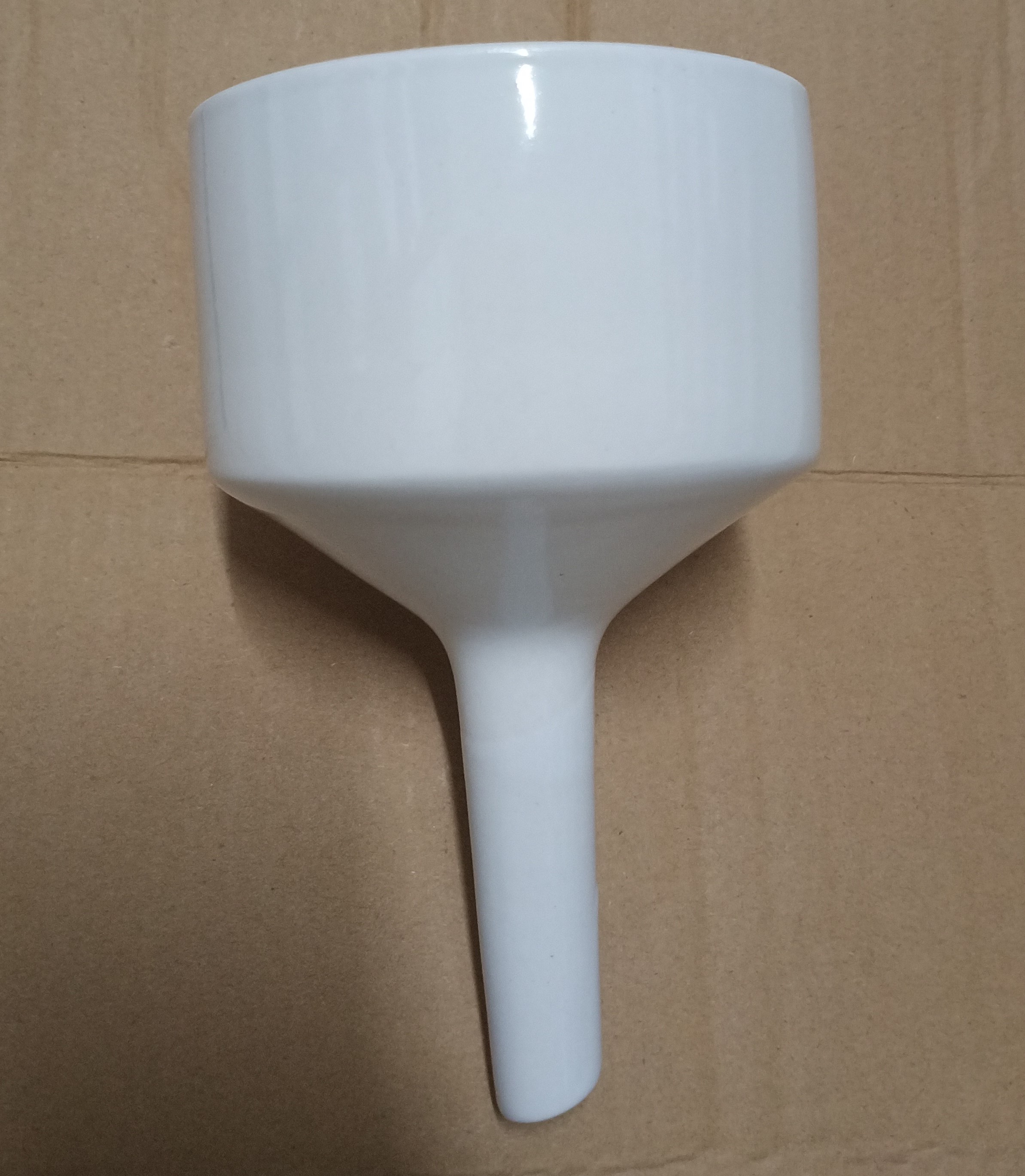 กรวยกรองบุชเนอร์ จีน ศก.ภายใน 90 mm Buchner Funnel Porcelain