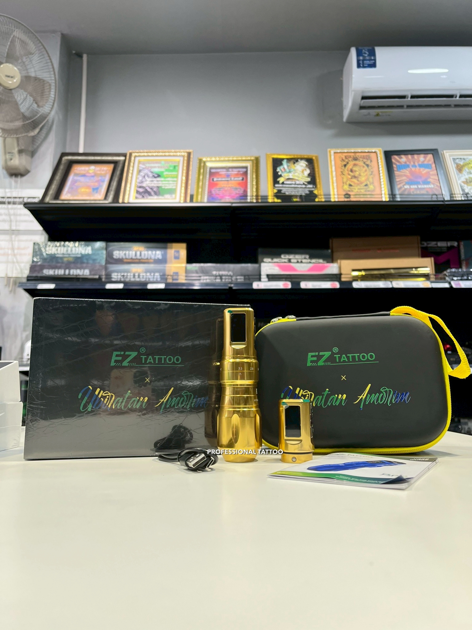 เครื่องสักปากกาไร้สายEZ P3 Pro & Ubiratan Amorim Wireless Tattoo Pen Machine - Special Limited Edition
