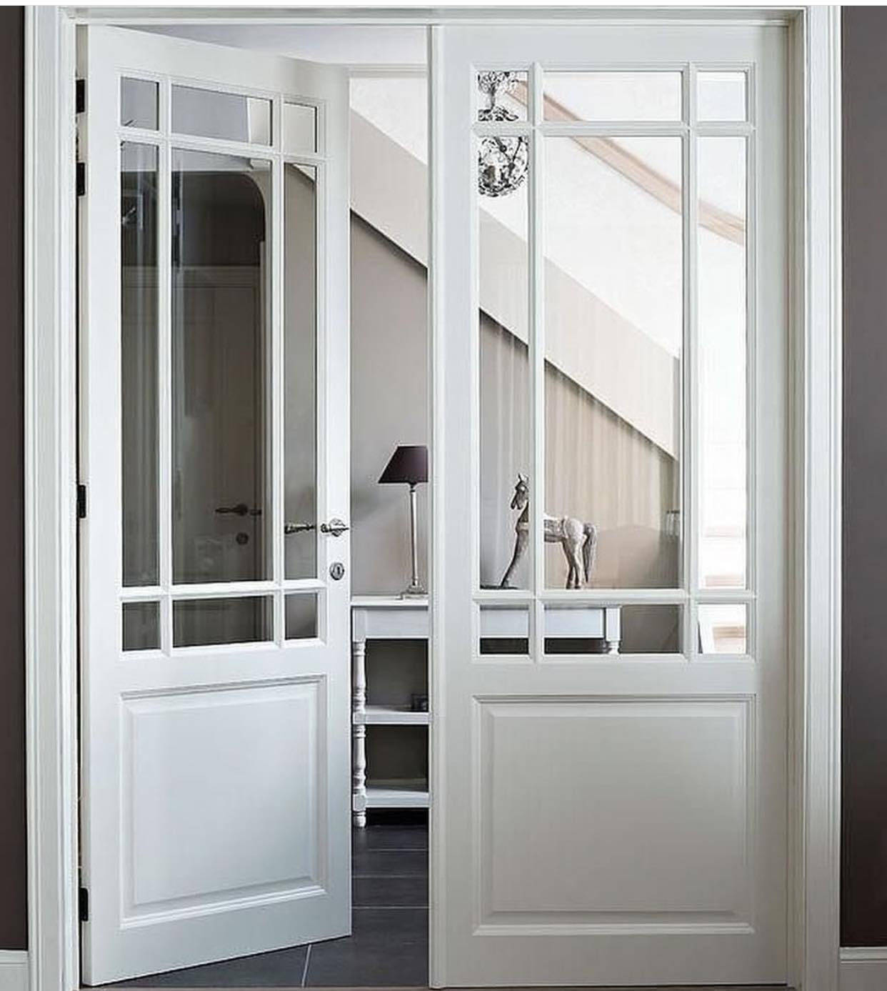 ประตูไม้สัก