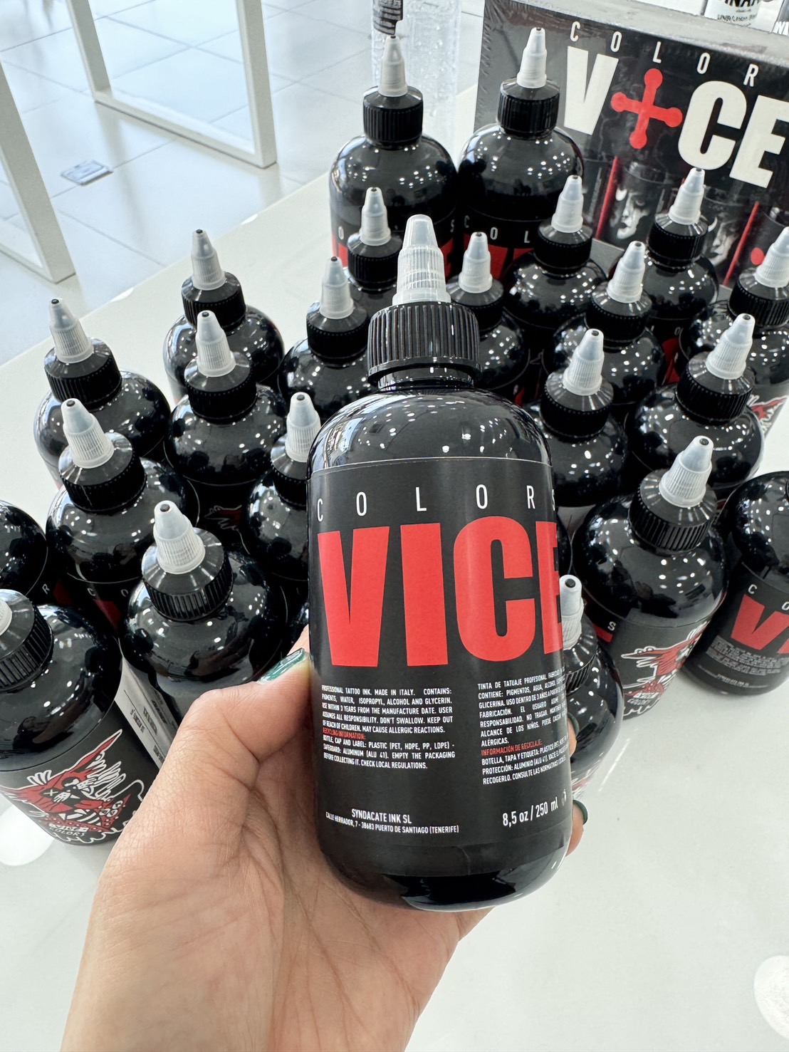 Vicious Black Color Ink Tattoo 250ml ขนาด 8.5oz Vicious Black Color Ink Tattoo 250ml ขนาด 8.5oz