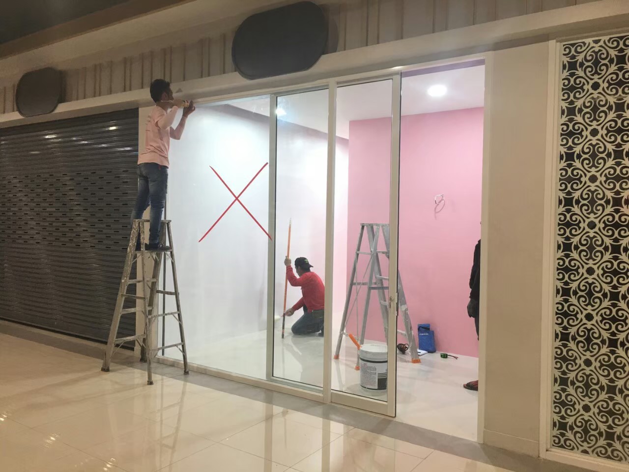 ติดประตูกระจกบานเลื่อน อลูมิเนียม สัมพันธวงศ์