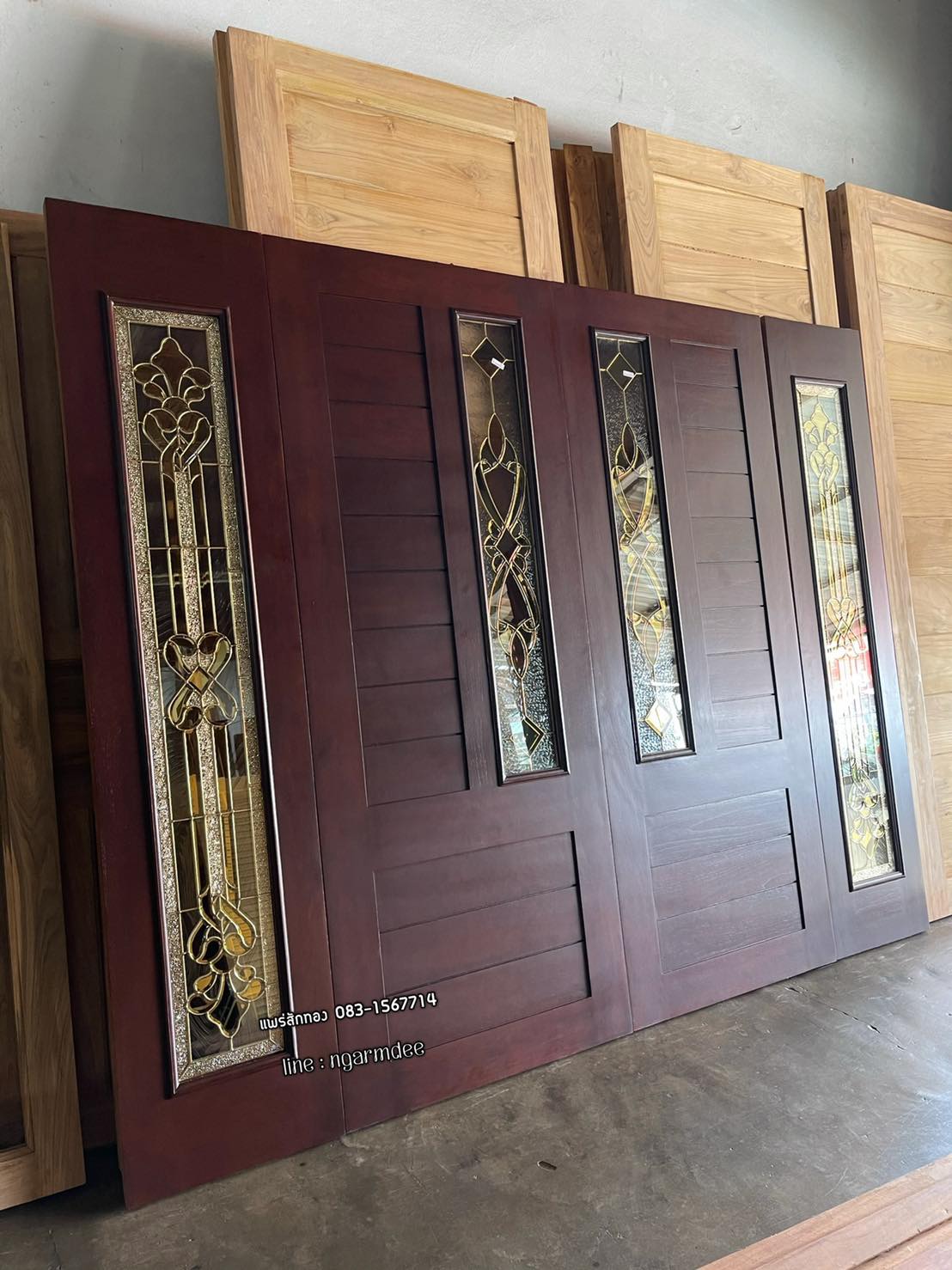 ประตูไม้สักกระจกนิรภัย