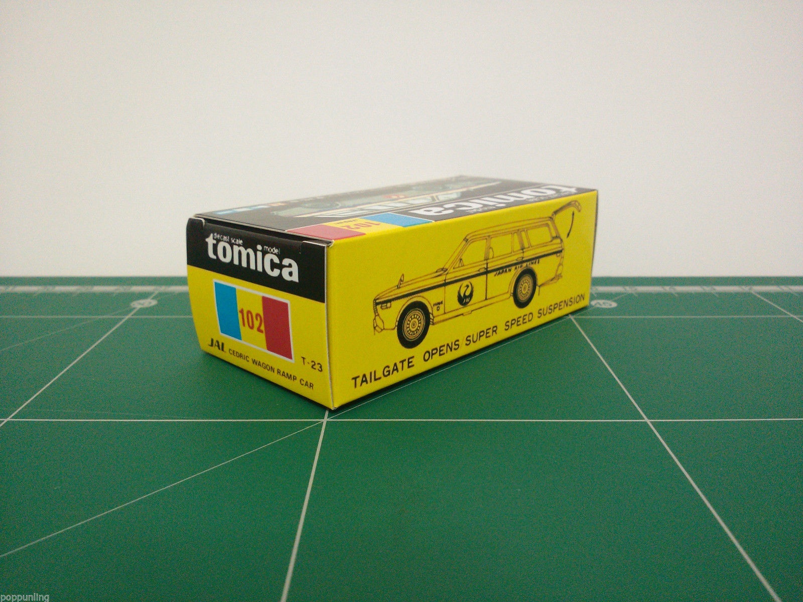 กล่องพิมพ์ Reproduction Box สำหรับ Tomica Black Box No.102 JAL Cedric Wagon Ramp Car (กล่องเปล่า, ไม่มีรถ)
