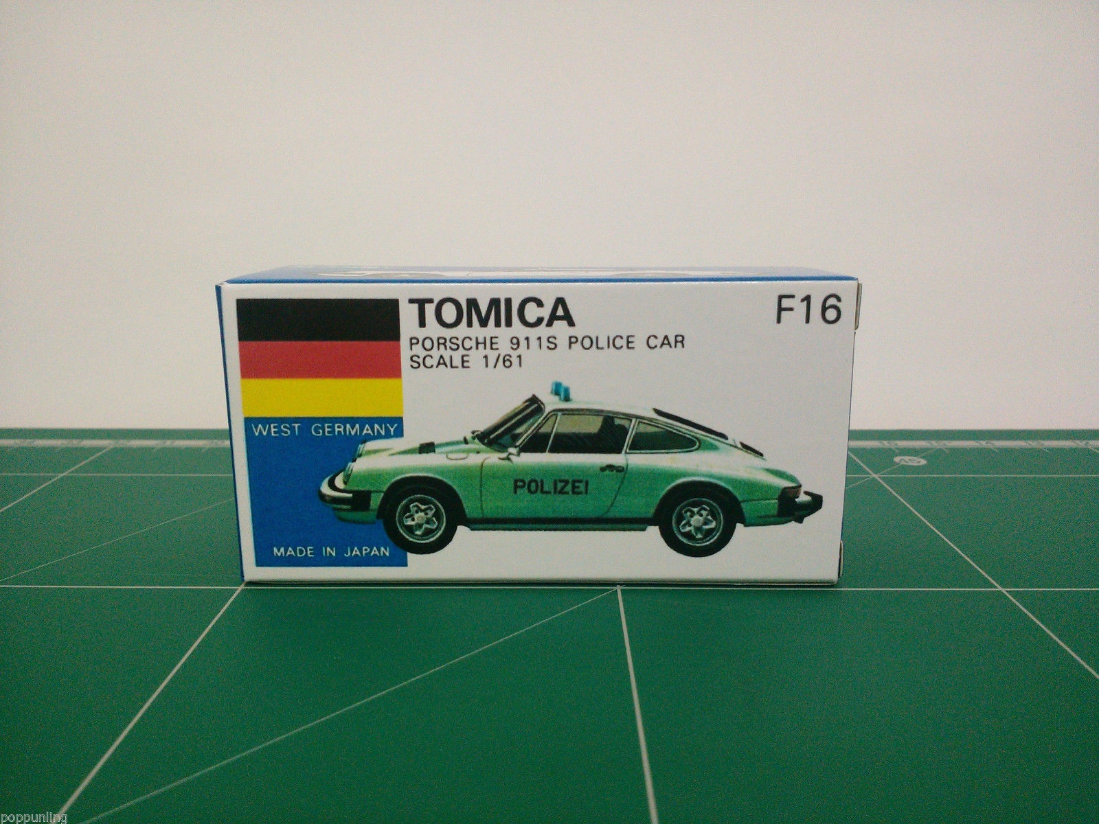 กล่องพิมพ์ Reproduction Box สำหรับ Tomica Blue Box No.F16 Porsche 911S Police Car (กล่องเปล่า, ไม่มีรถ)