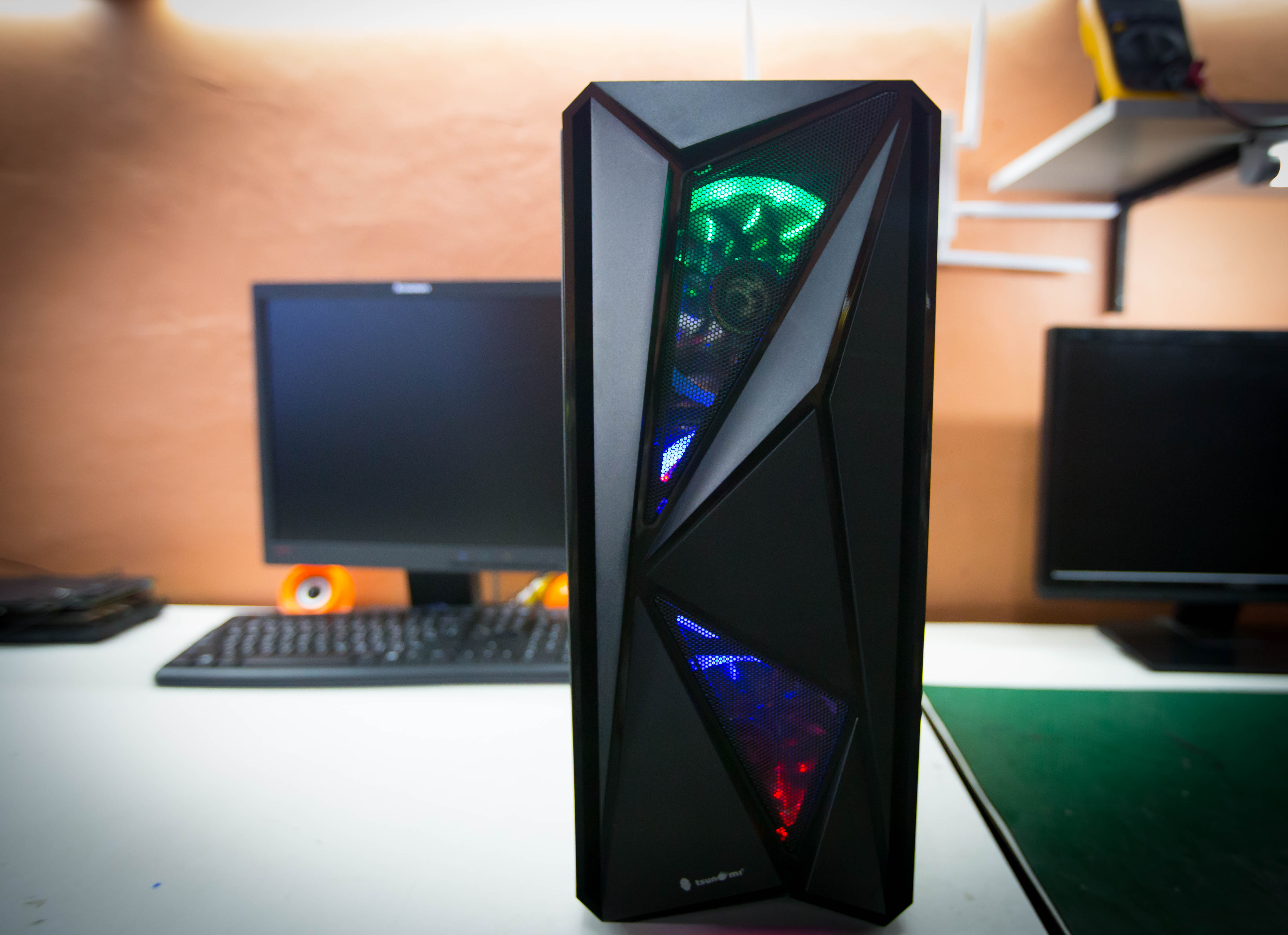 PC ประกอบสวยๆกับ CPU 4Coreพร้อมSSD120GB
