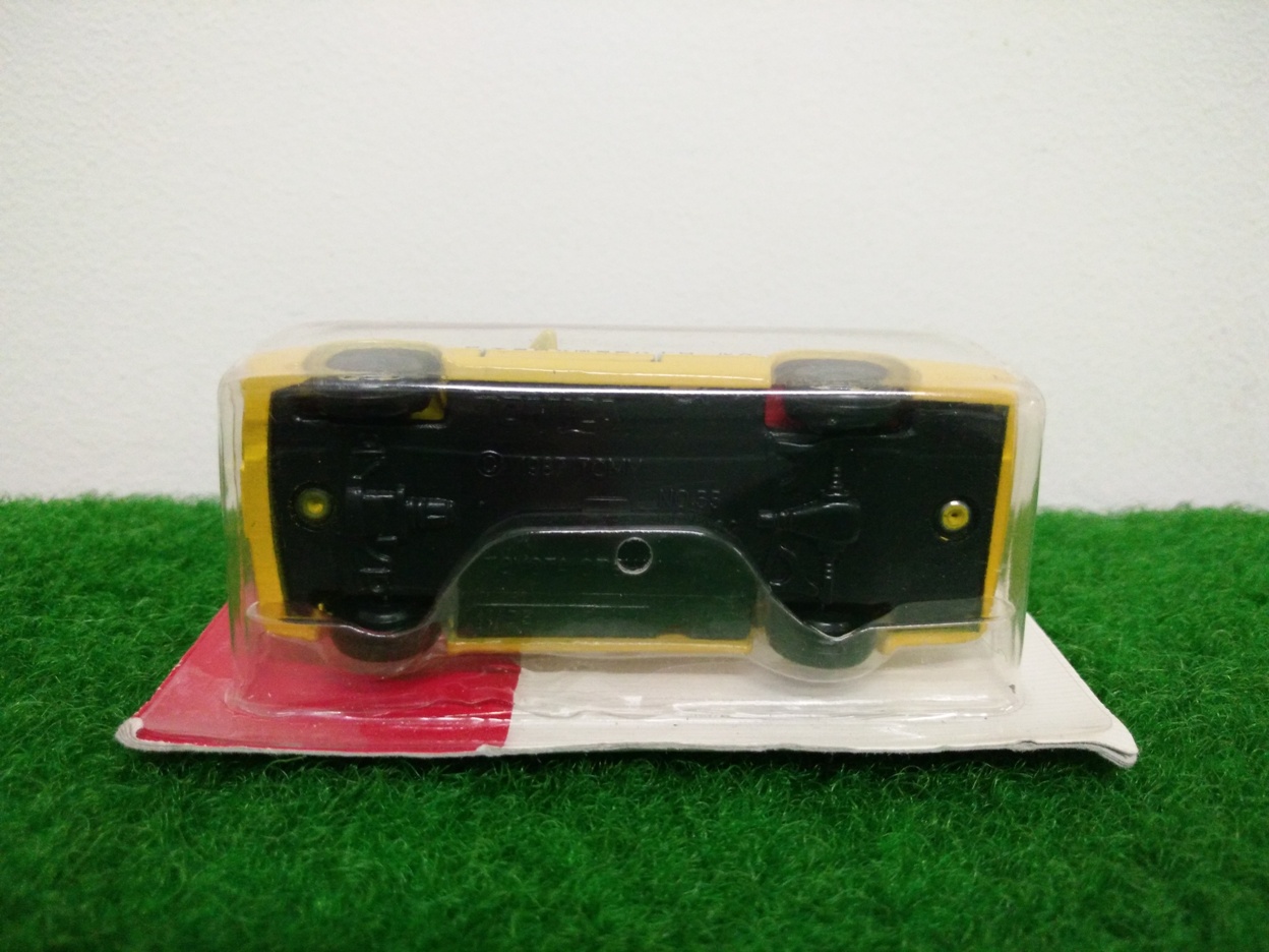 Tomy Tomica No.28 Toyota Crown 1:63 Made in China