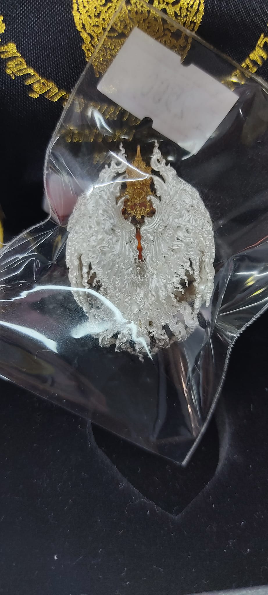 พญาครุฑ รุ่นสุบรรณนาฏราช ประทานพร วัดบางนา กายชนวนชุบทองลงยา เลข 70 (พร้อมส่ง)