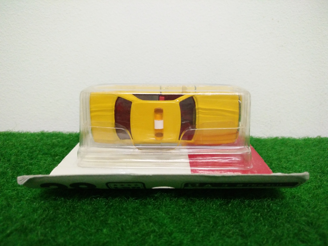 Tomy Tomica No.28 Toyota Crown 1:63 Made in China