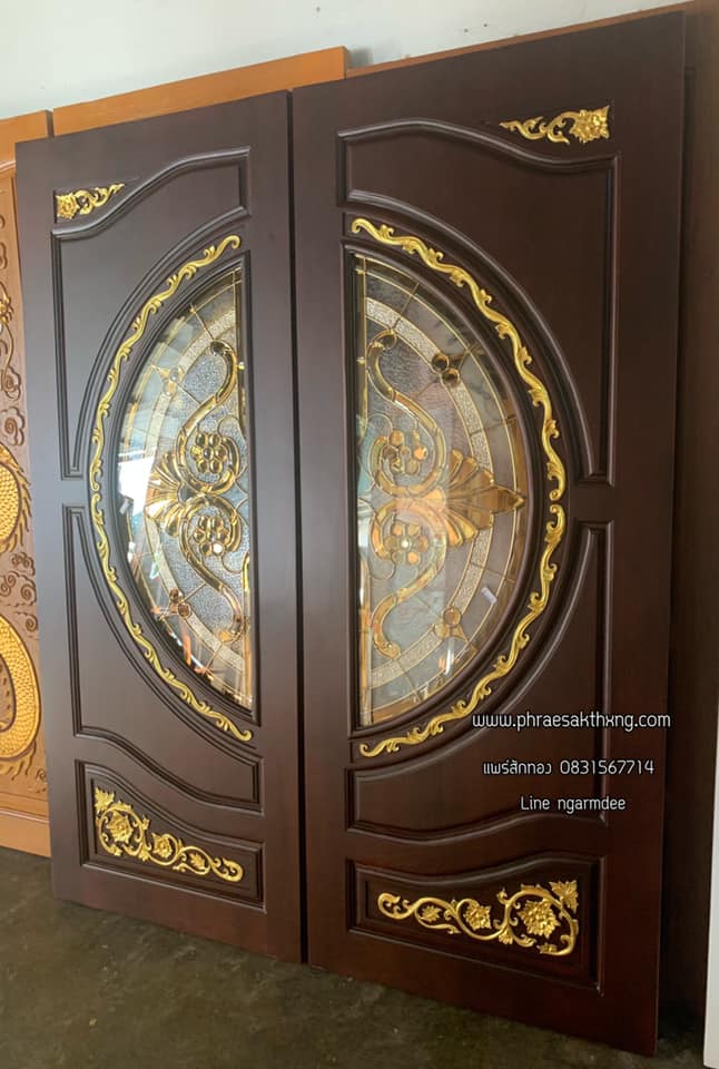 ประตูไม้สักกระจกนิรภัยบานคู่