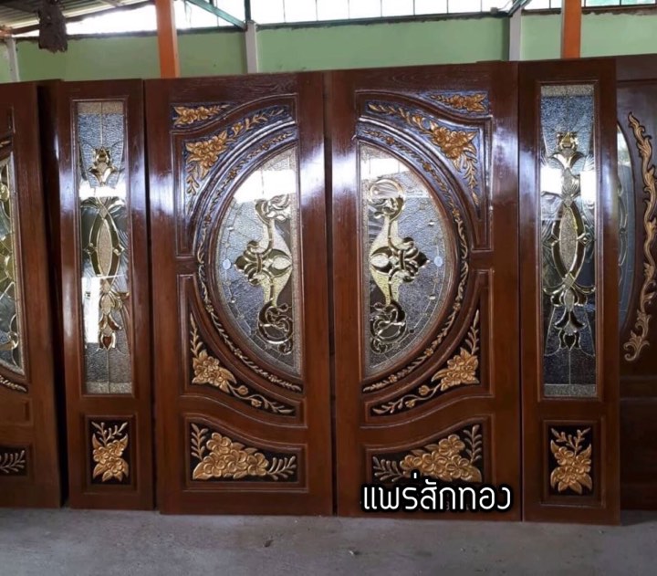 ประตูไม้สักกระจกนิรภัย