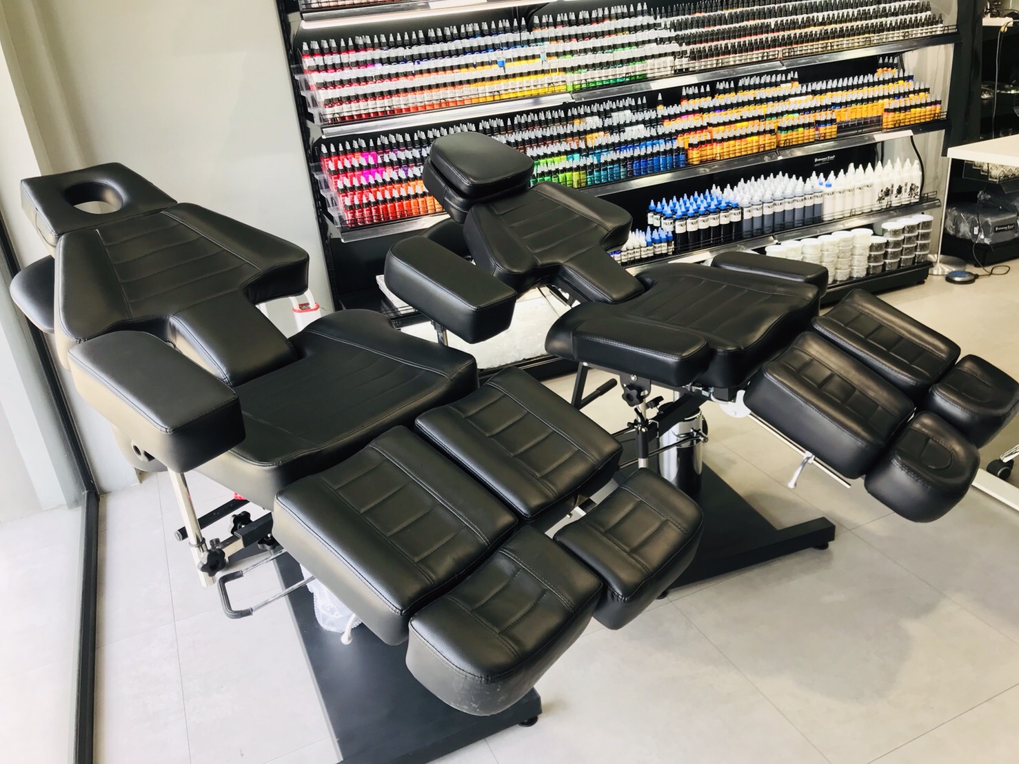 Professional Tattoo Tattoo Chairs Transformer HYDRAULIC Queen size เตียงสักไฮดรอลิก รุ่น Transformer เตียงทรานสฟอร์เมอร์ Queen size Black