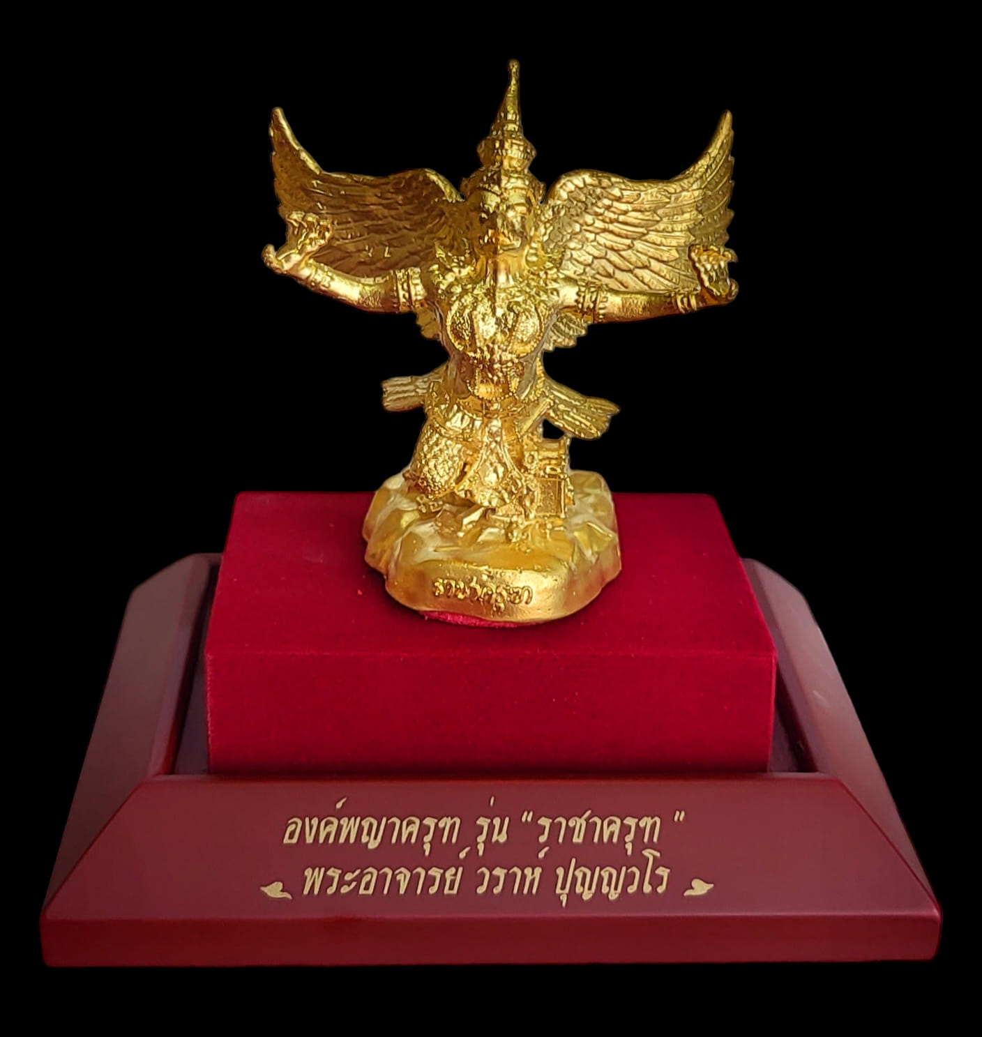 พญาครุฑ รุ่น ราชาครุฑ ขนาดตั้งหน้ารถ 3 นิ้ว(พร้อมส่ง)