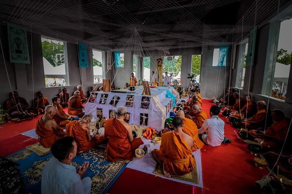 รูปหล่อ ไอ้ไข่ วัดเจดีย์ รุ่นอริยทรัพย์ 2562