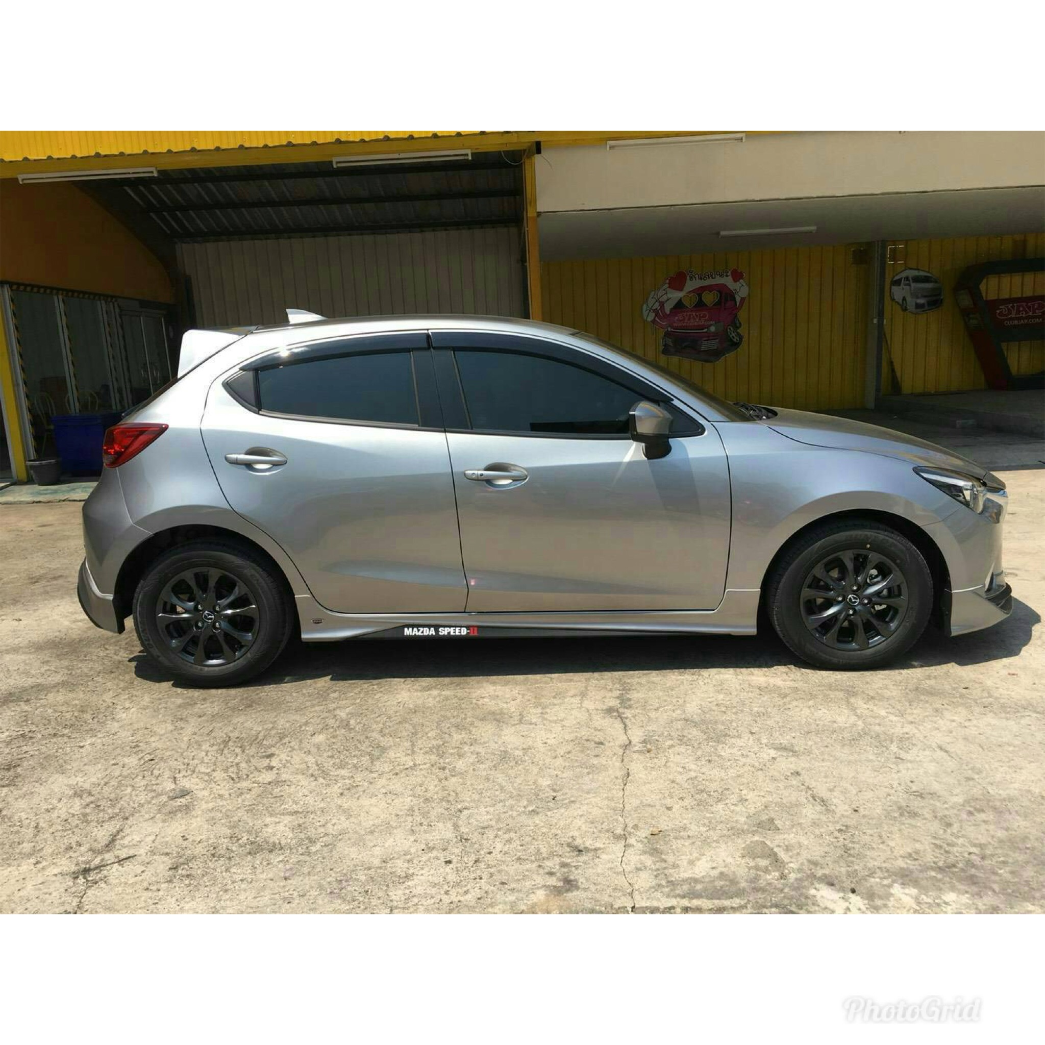 ชุดแต่งรอบคัน Mazda2-2018