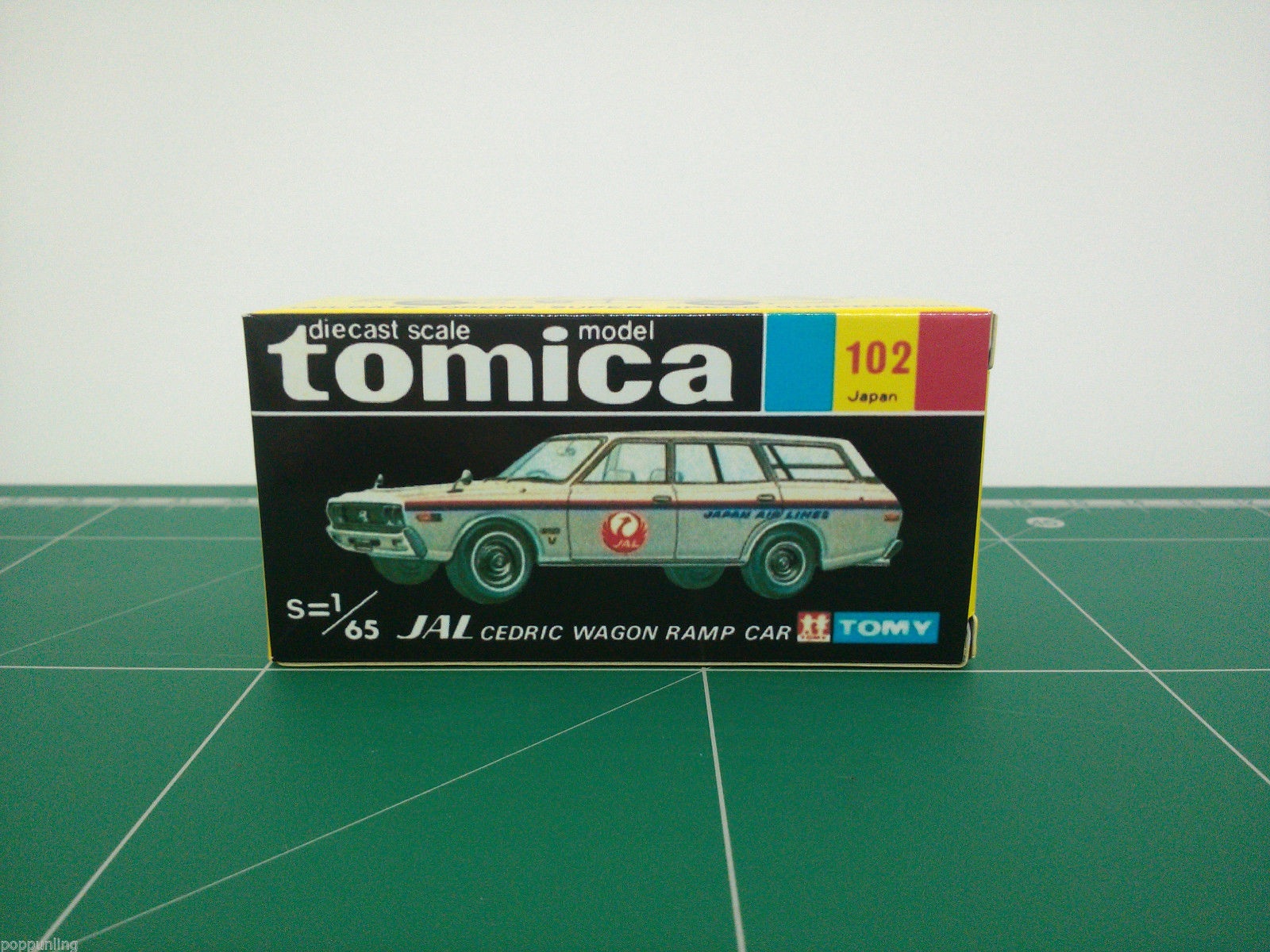 กล่องพิมพ์ Reproduction Box สำหรับ Tomica Black Box No.102 JAL Cedric Wagon Ramp Car (กล่องเปล่า, ไม่มีรถ)