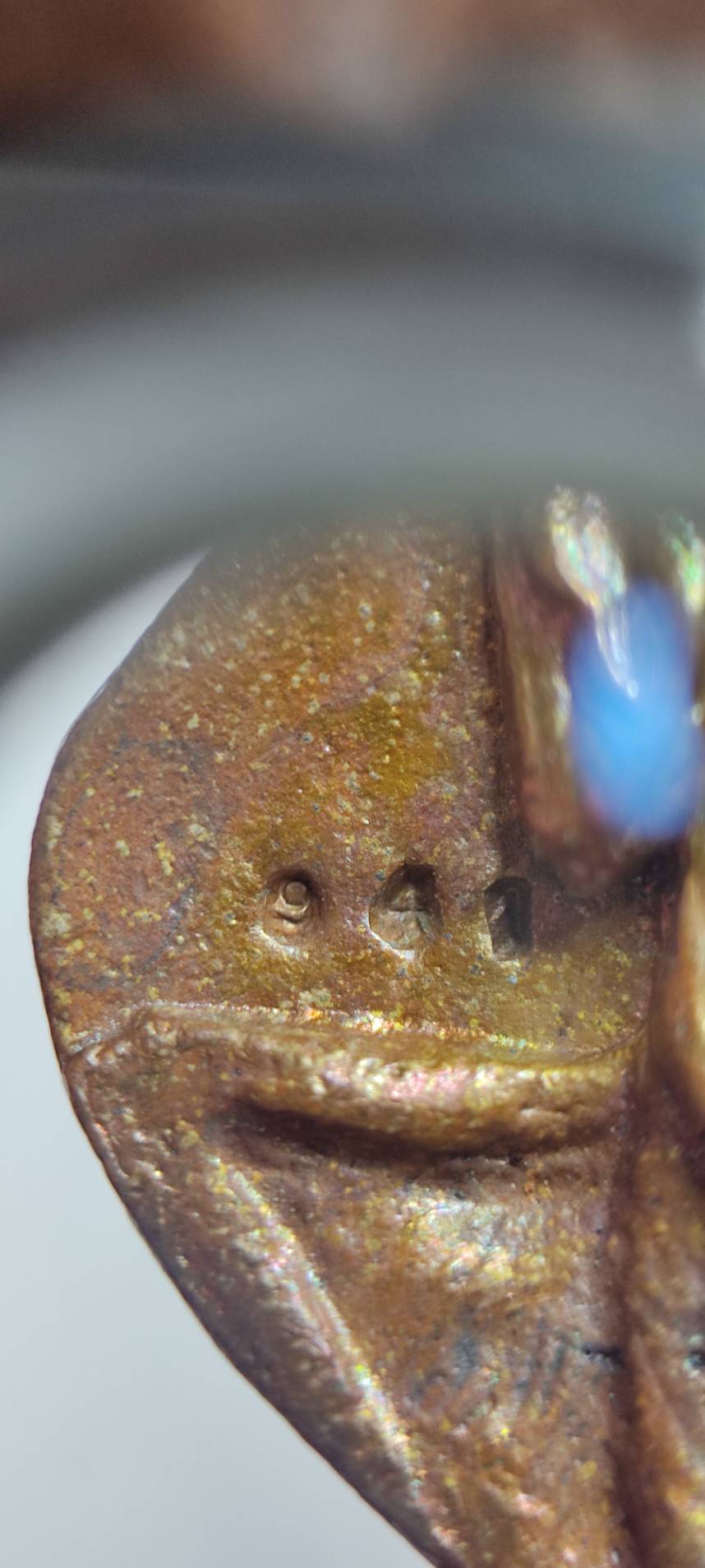 เหรียญหล่อหลวงปู่หมุน รุ่นลายมือมหาเศรษฐี ไม่มีห่วง เลข941