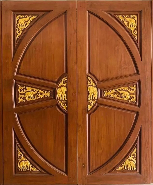 ประตูไม้สักบานคู่