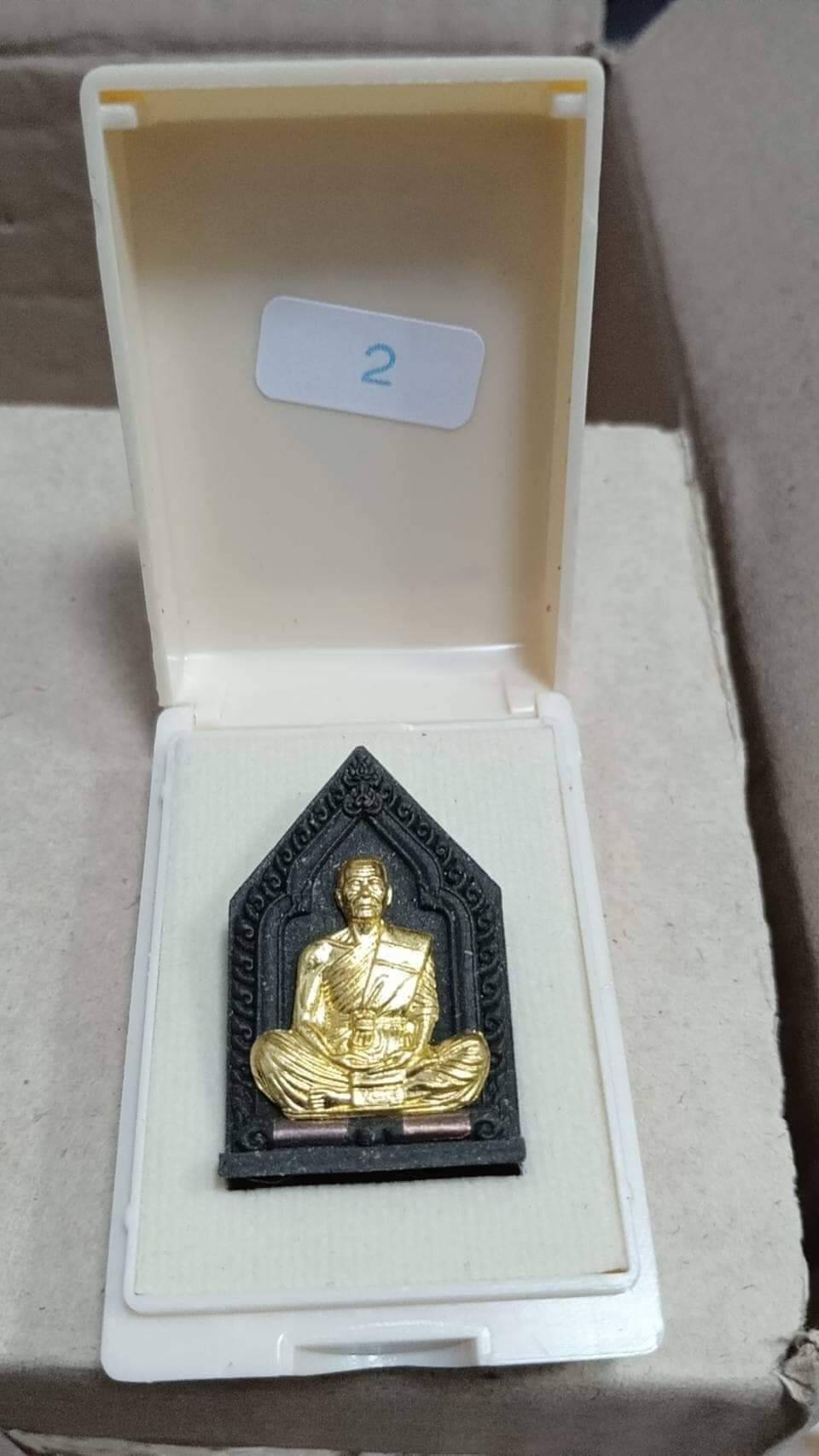 พระผงรูปเหมือน พิมพ์ห้าเหลี่ยม รุ่น ทองเหนือดวง หลวงพ่อทอง วัดบ้านไร่ ปี 2565 (พร้อมส่ง ยกลังซีนเดิม ของเเถมครบ)