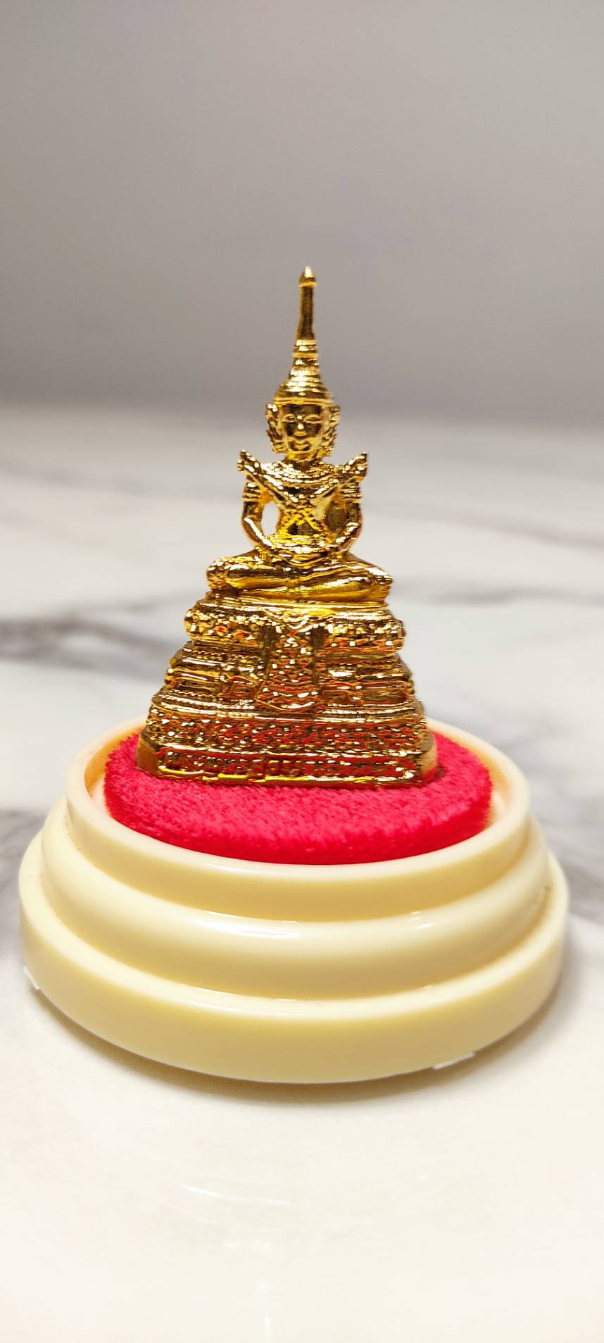 พระแก้วมรกต ตั้งหน้ารถ