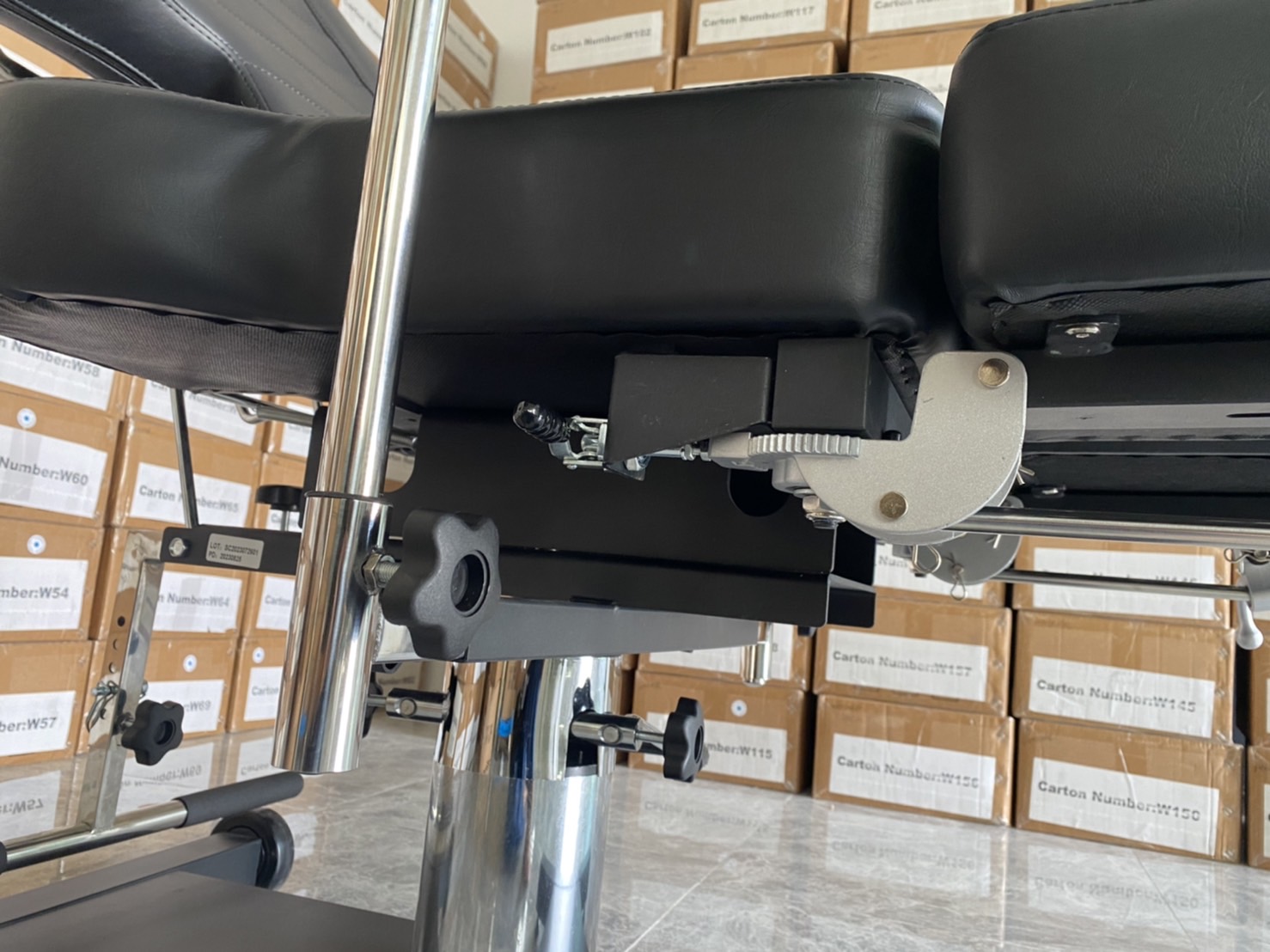 Professional Tattoo Tattoo Chairs Transformer HYDRAULIC King size เตียงสักไฮดรอลิก รุ่น Transformer เตียงทรานสฟอร์เมอร์ King size Black