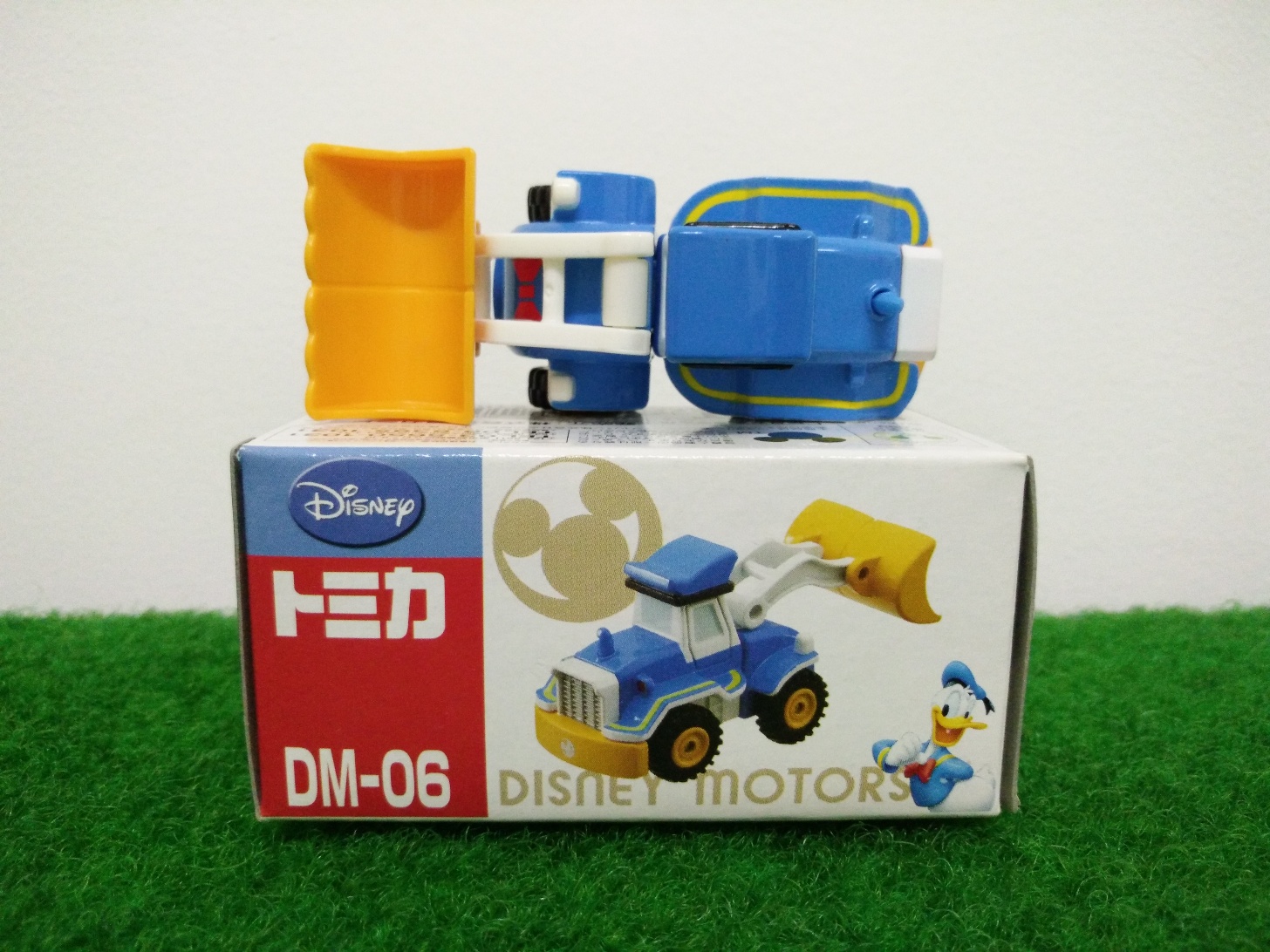 Tomica Disney Motors No. DM-06 "Chubby Loader"