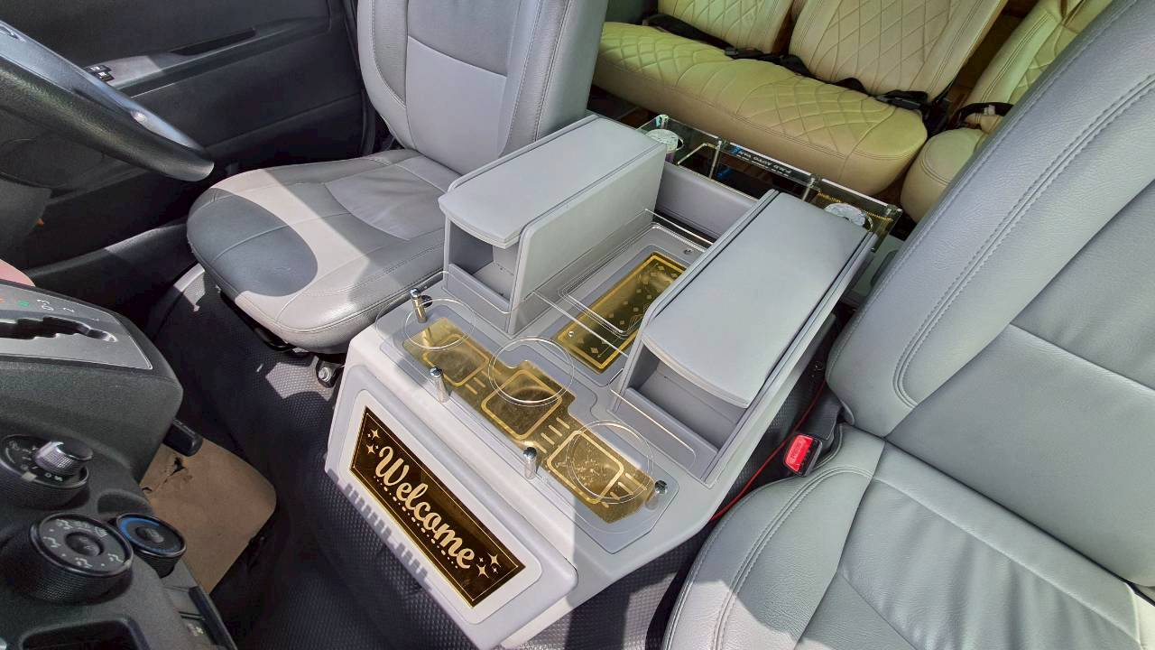 TOYOTA COMMUTER 3.0 A/T 2016