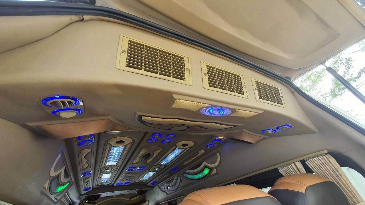 TOYOTA COMMUTER 3.0 A/T 2015