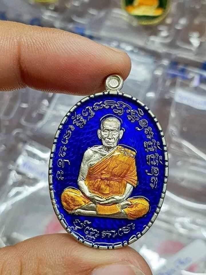 รุ่น เจริญพรกลาง สังฆาฏิ (ป๋อง สุพรรณ) ยกลัง