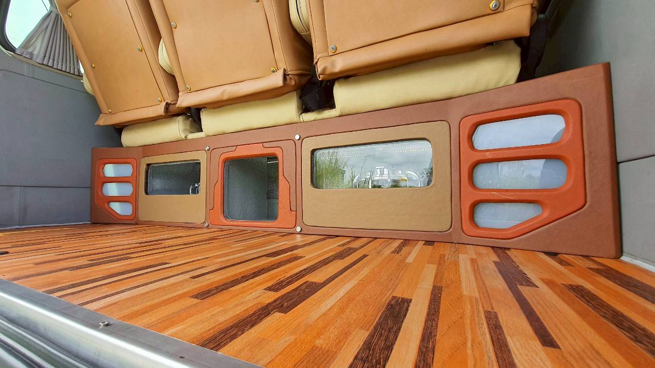 TOYOTA COMMUTER 3.0 A/T 2016