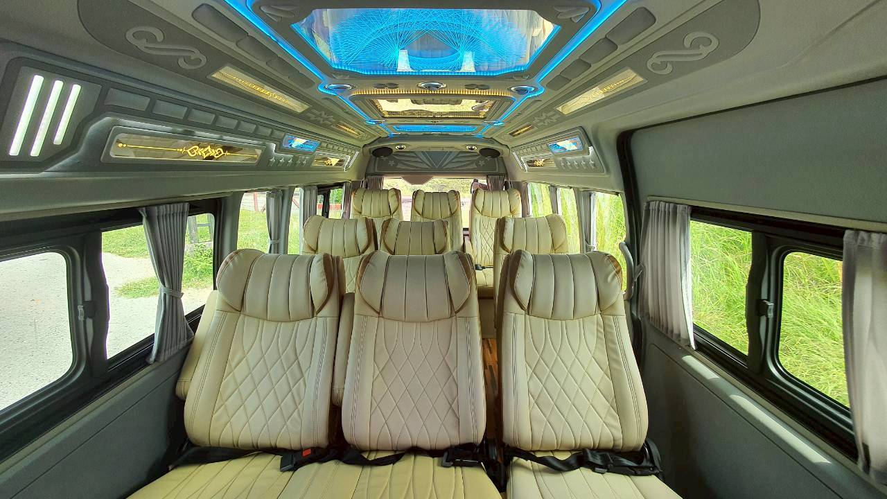 TOYOTA COMMUTER 3.0 A/T 2016