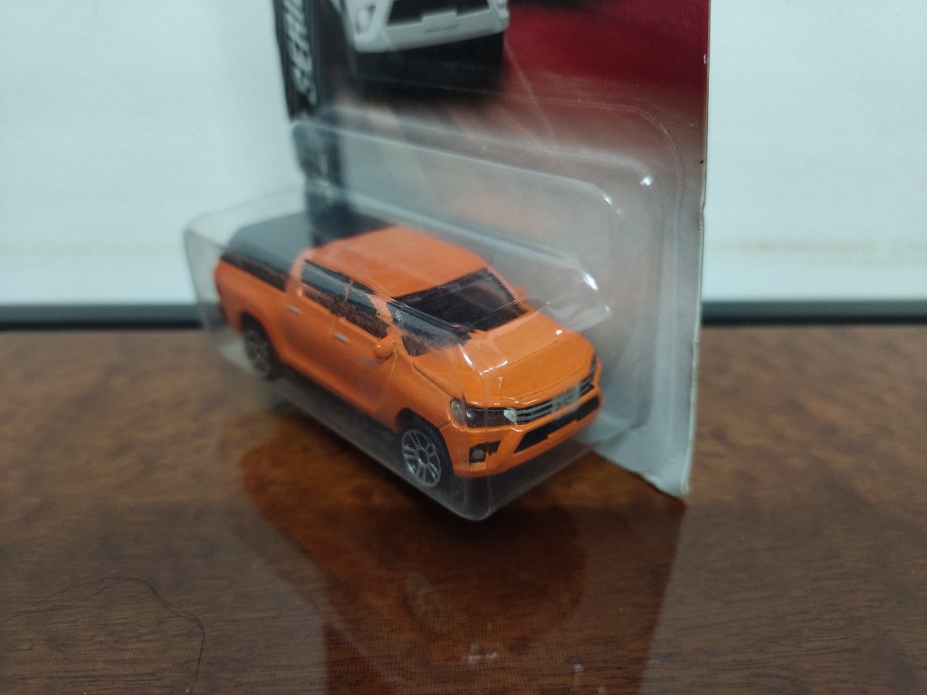 Majorette Pickup Series 3 Hilux Revo สีส้ม