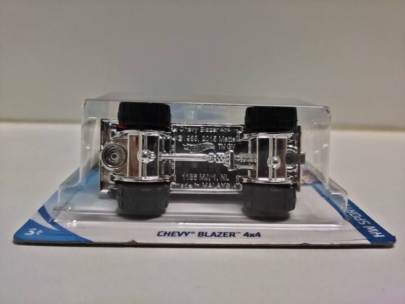 Hot Wheels HW Sports: Chevy Blazer 4x4 # 6/10
