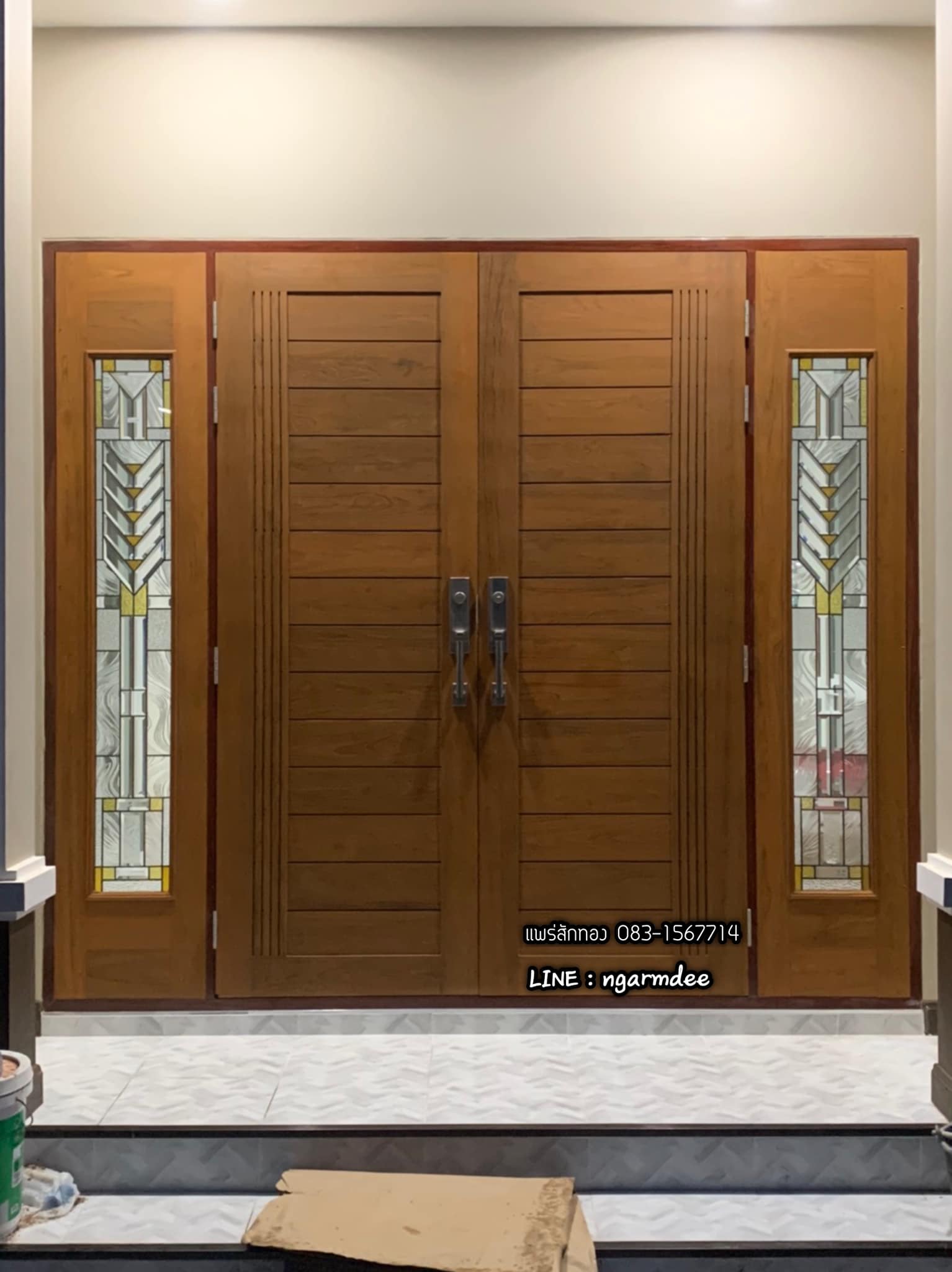 ประตูไม้สัก