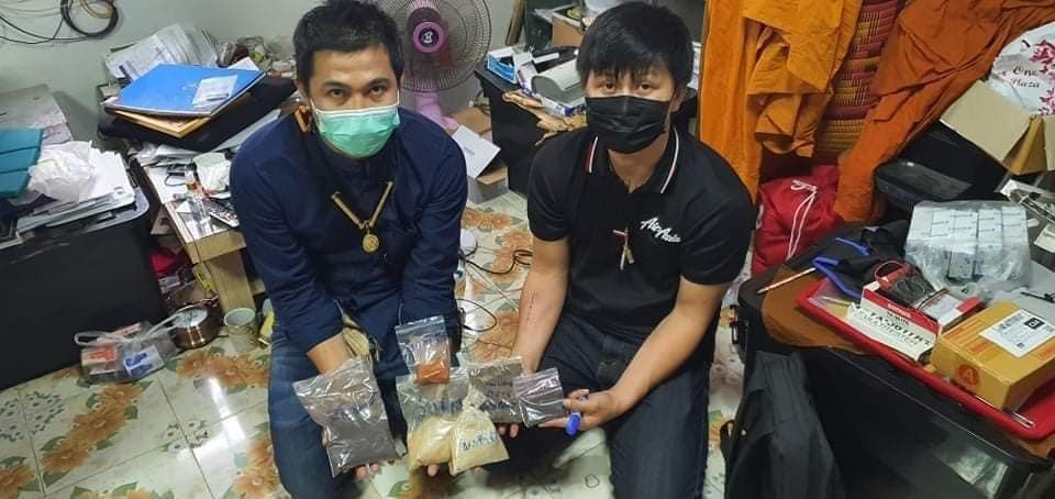 พระปิดตาจัมโบ้ปลดหนี้ รวยชนะจน หลวงปู่บุดดา ทีม 11 เสือ (ยกลัง) พร้อมส่ง