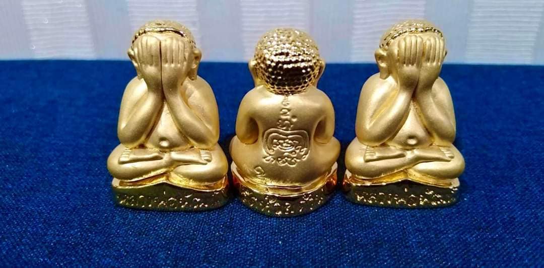 พระผงน้ำมันปิดตาตุ๊กตา(ยกลัง)พร้อมส่ง