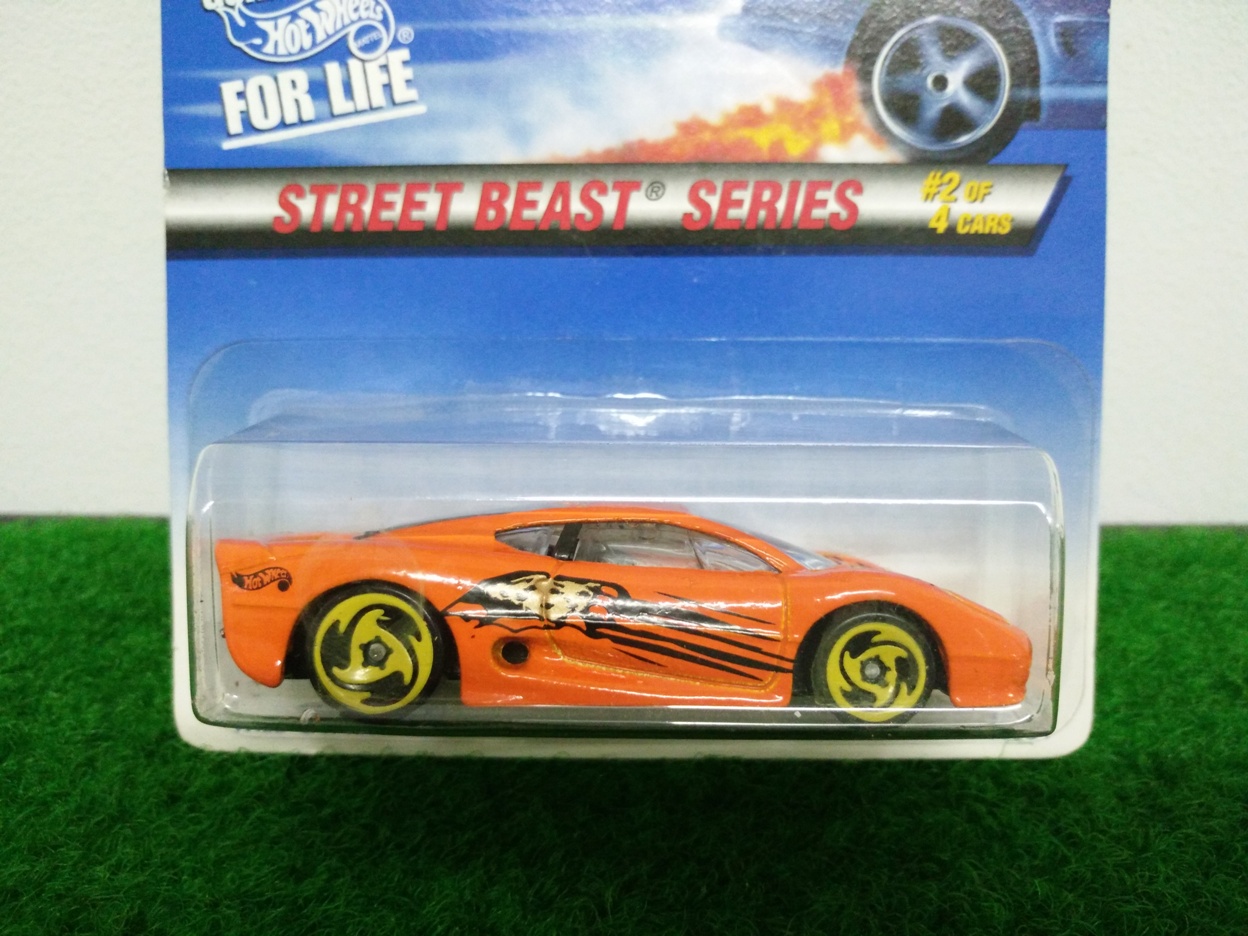 Hot Wheels Jaguar XJ220; Street Beast Series #2 of 4