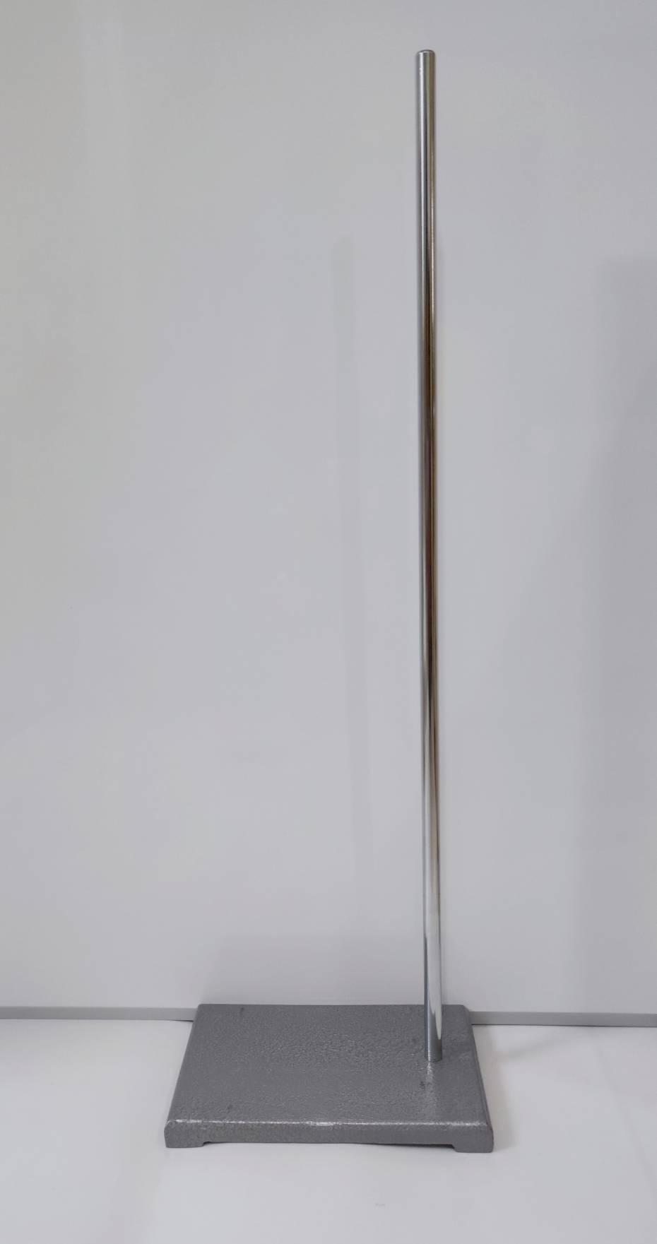 ขาตั้งฐานสี่เหลี่ยมพร้อมเสาเหล็ก 60 cm