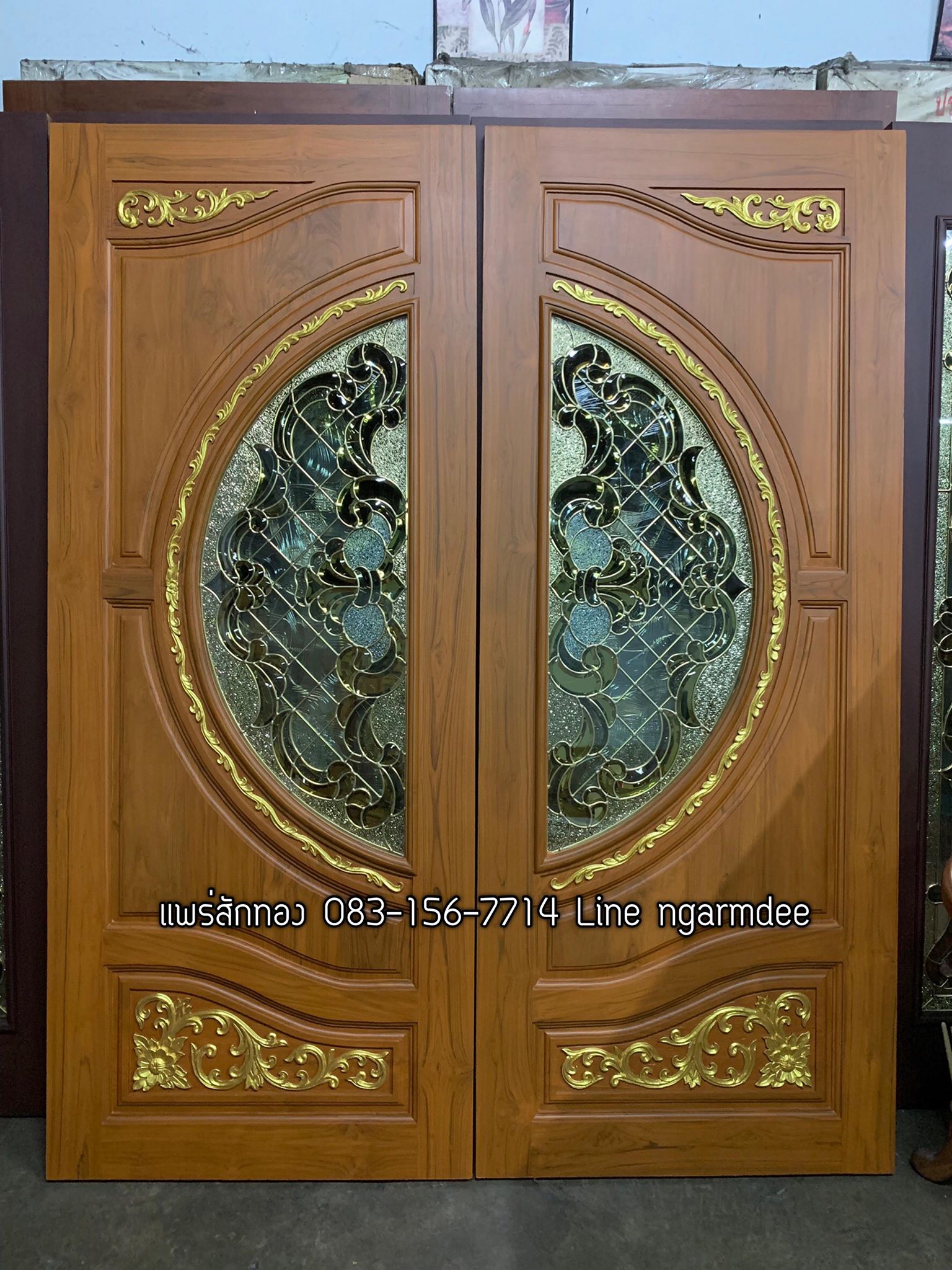ประตูไม้สักกระจกนิรภัยบานคู่