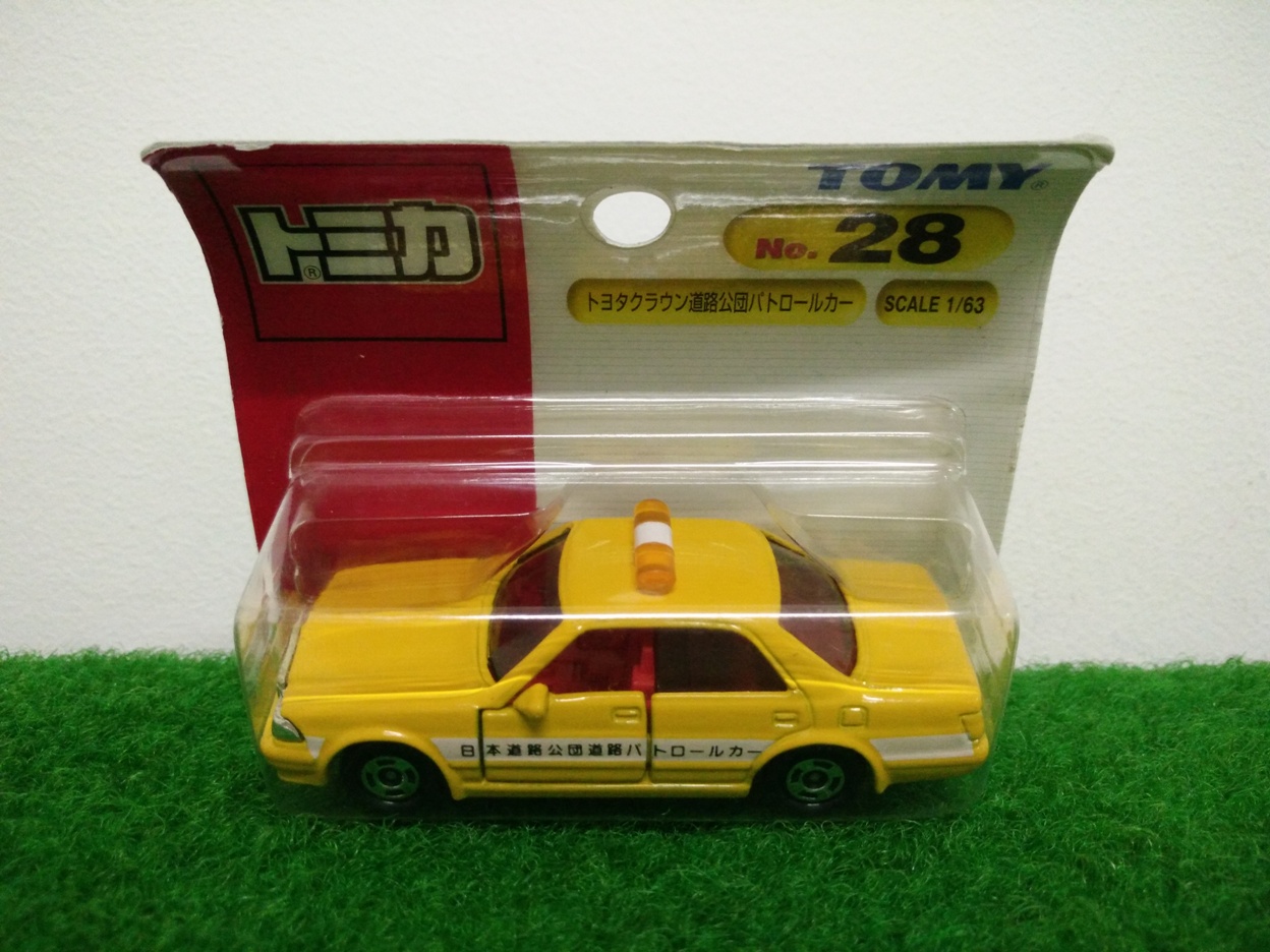 Tomy Tomica No.28 Toyota Crown 1:63 Made in China