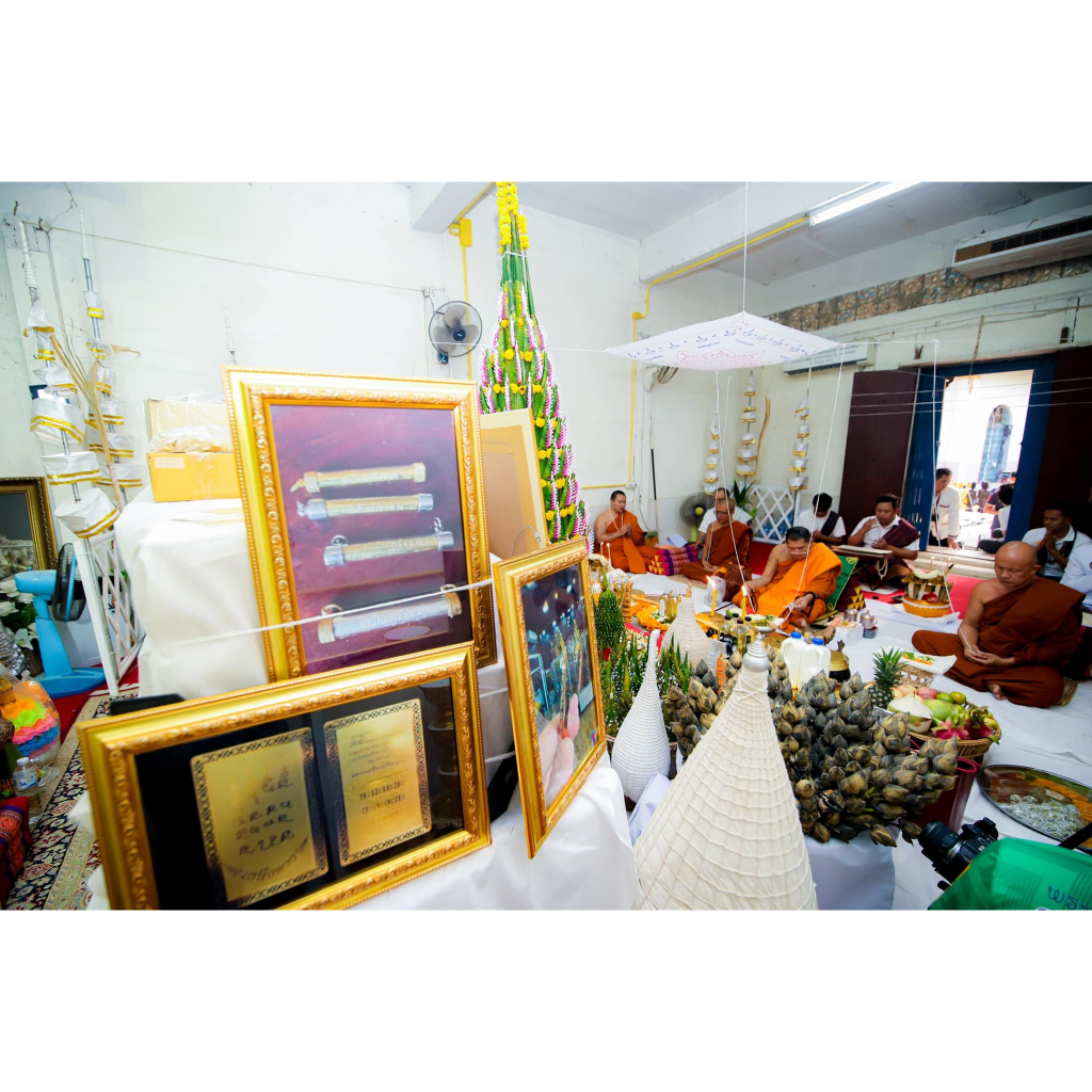 แผ่นยันต์เหนือดวง หลวงปู่มหาศิลา(พร้อมส่ง)