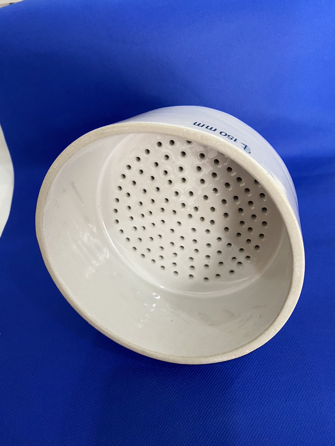 กรวยกรองบุชเนอร์ จีน ศก. 150 mm Buchner Funnel Porcelain