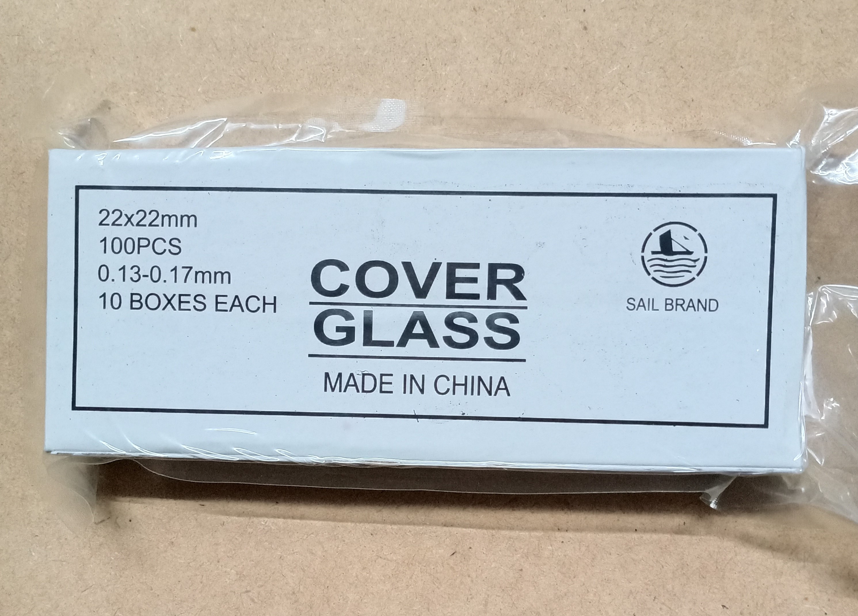 กระจกปิดสไลด์ ขนาด 22x22 มม. Cover slips "Sail" (100 แผ่น/กล่อง)