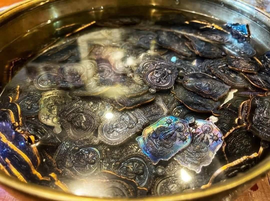 เหรียญนั่งพาน ชนะมารสมปราถนา หลวงพ่อสุริยันต์ วัดป่าวังน้ำเย็น รายการ11.เหรียญหล่อบูรพาจารย์แช่น้ำมันเสือ (พร้อมส่ง)