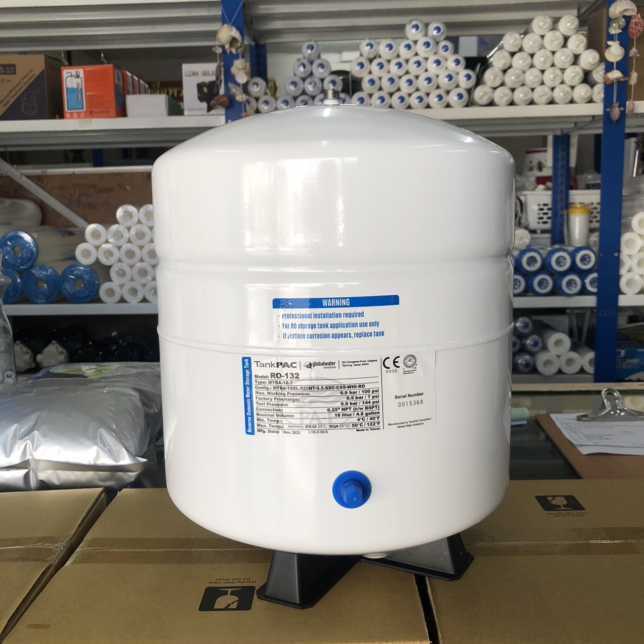 RO PRESSURE TANK ฟรี วาล์วหัวถังขนาด 2 หุน ถังเหล็ก 4.8 gallon (18 L)(นำเข้าจากใต้หวัน) ถังเก็บน้ำแรงดัน ใช้สำหรับเก็บน้ำ ถังนี้จะใช้เฉพาะกับเครื่องกรองน้ำระบบรีเวอร์สออสโมซิส RO