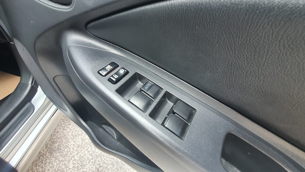 TOYOTA VIOS 1.5 ES A/T 2010