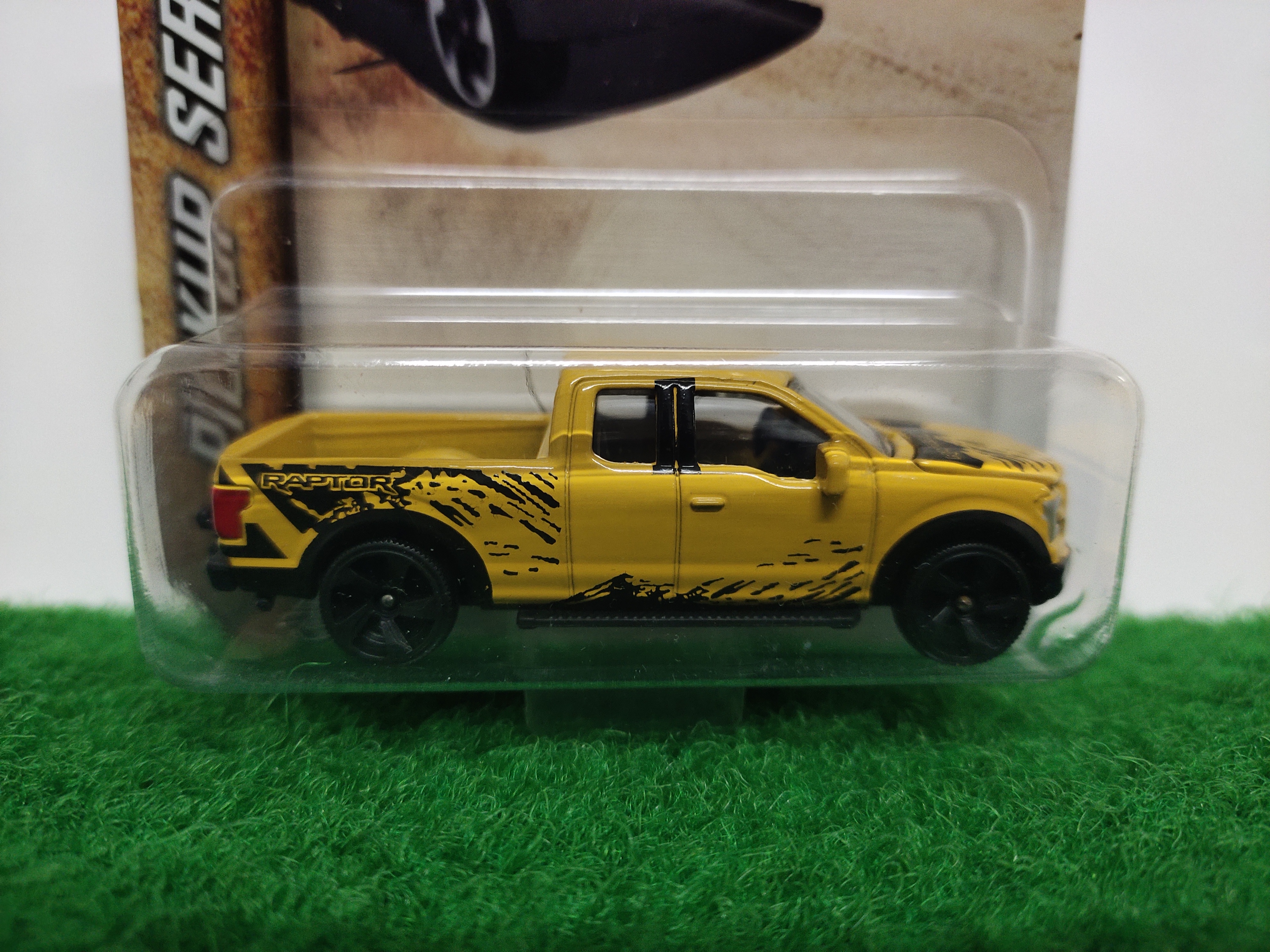 Majorette Pickup Series Ford F-150 สีเหลืองดำ