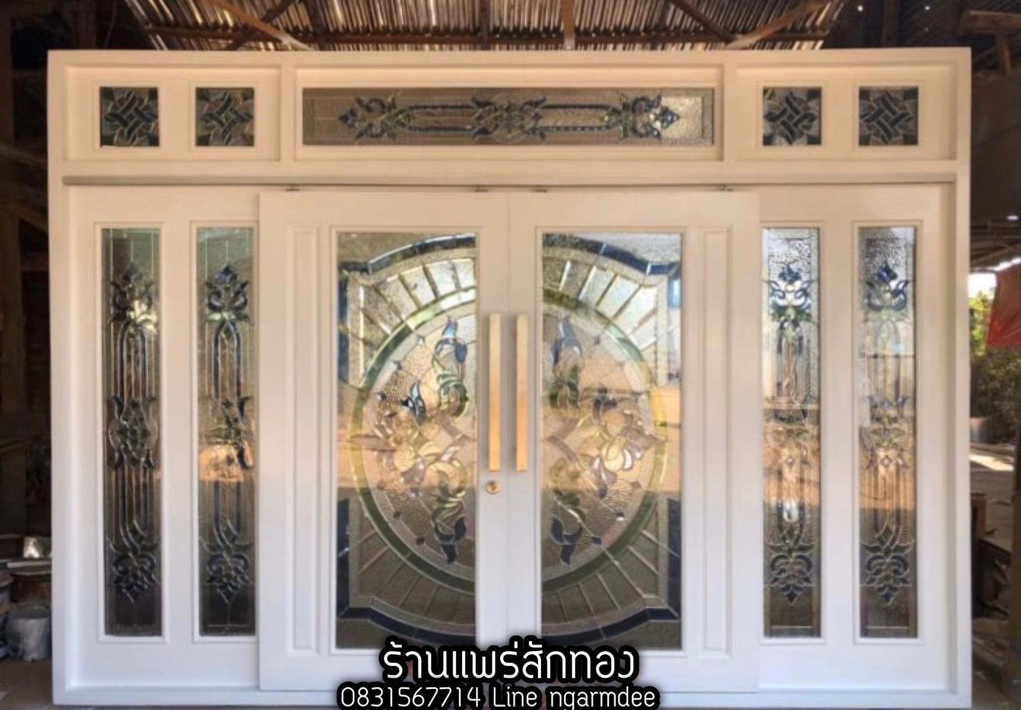 ประตูไม้สักกระจกนิรภัย
