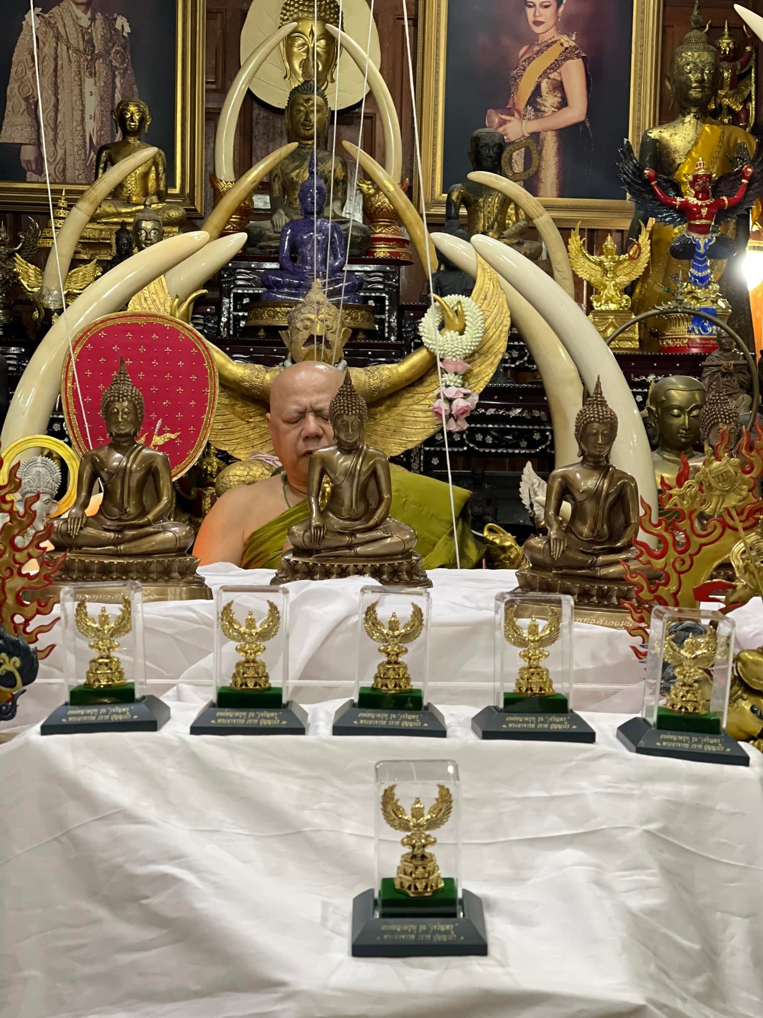 พญาครุฑ รุ่น เจริญพร หลวงพ่อวราห์ วัดโพธิ์ทอง