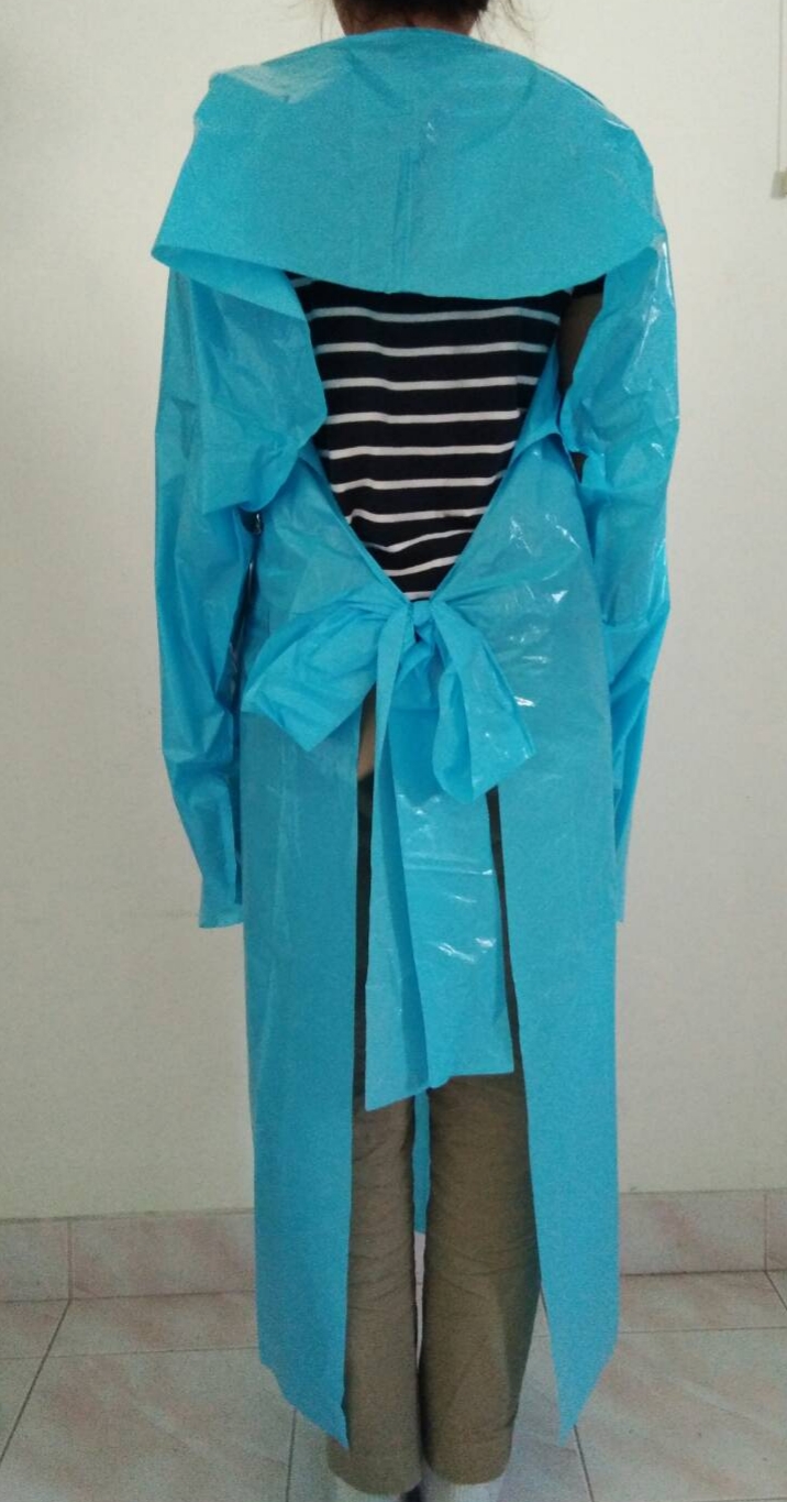 เสื้อกาวน์กันน้ำ พลาสติกสีฟ้า Isolation gown PE (10 ลัง 1000 ชิ้น)