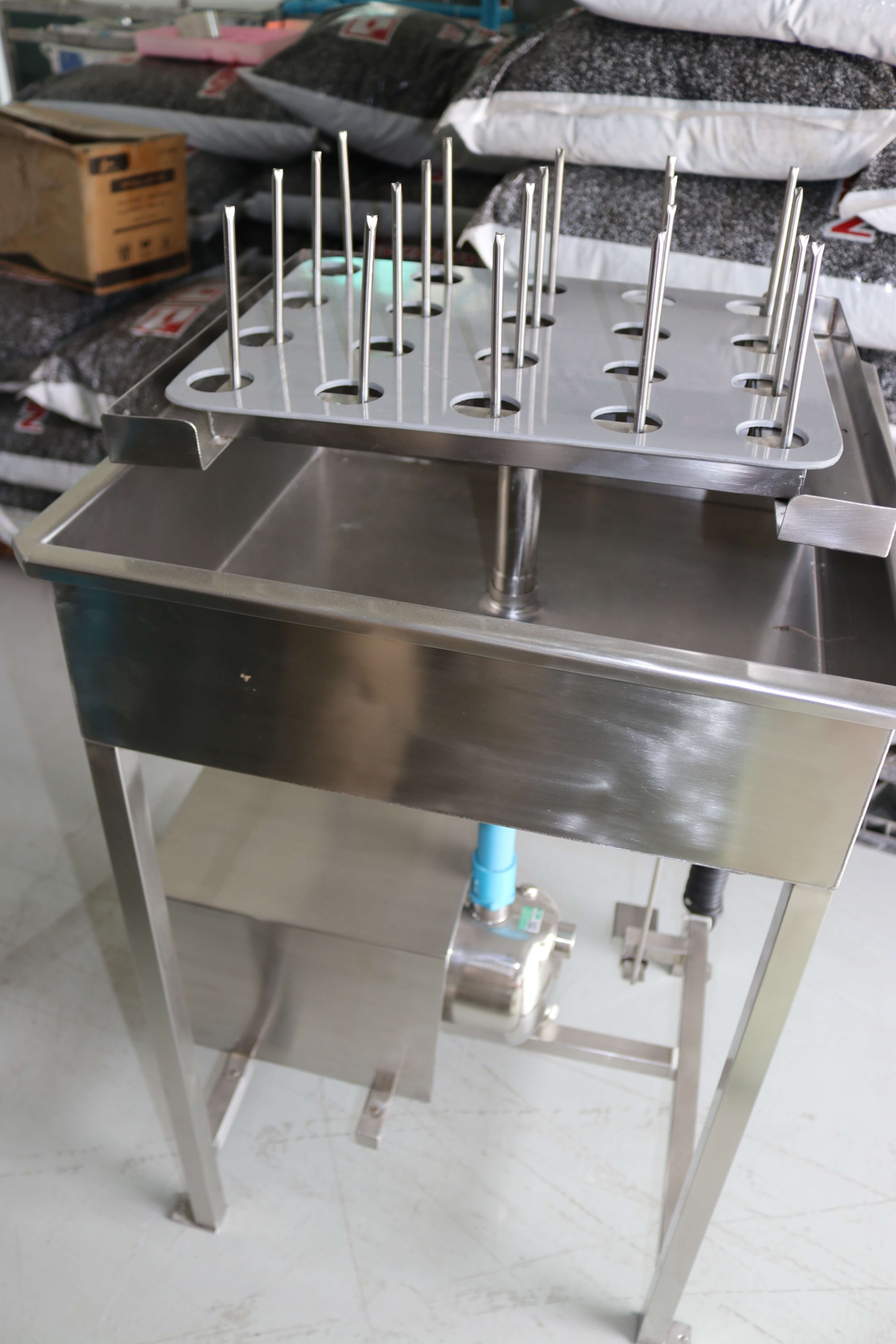 เครื่องล้างขวด24หัว(มีปั๊ม)